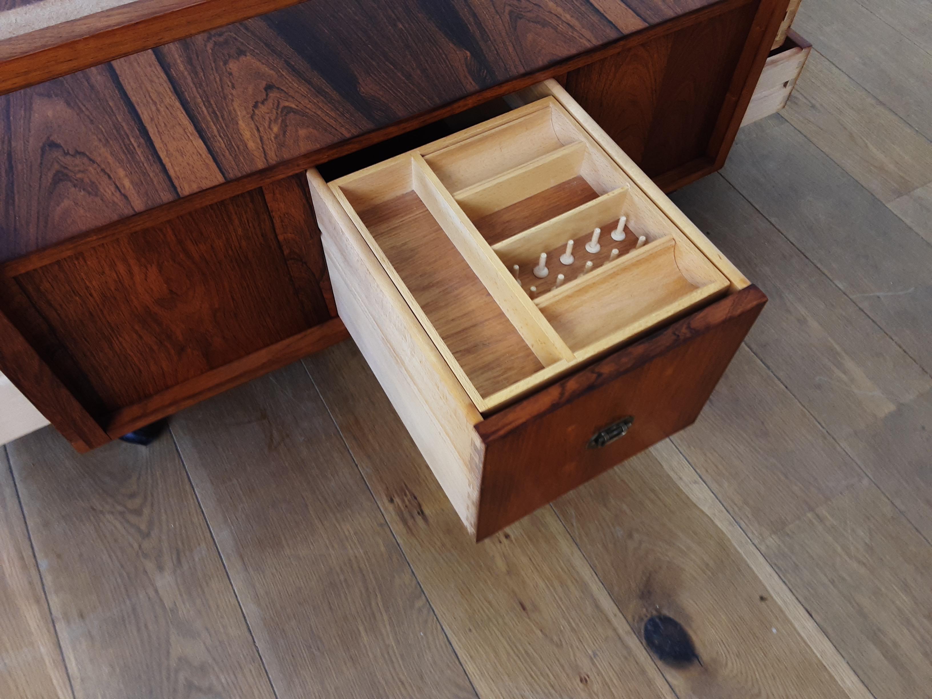 20th Century Midcentury Rosewood Centre Table For Sale