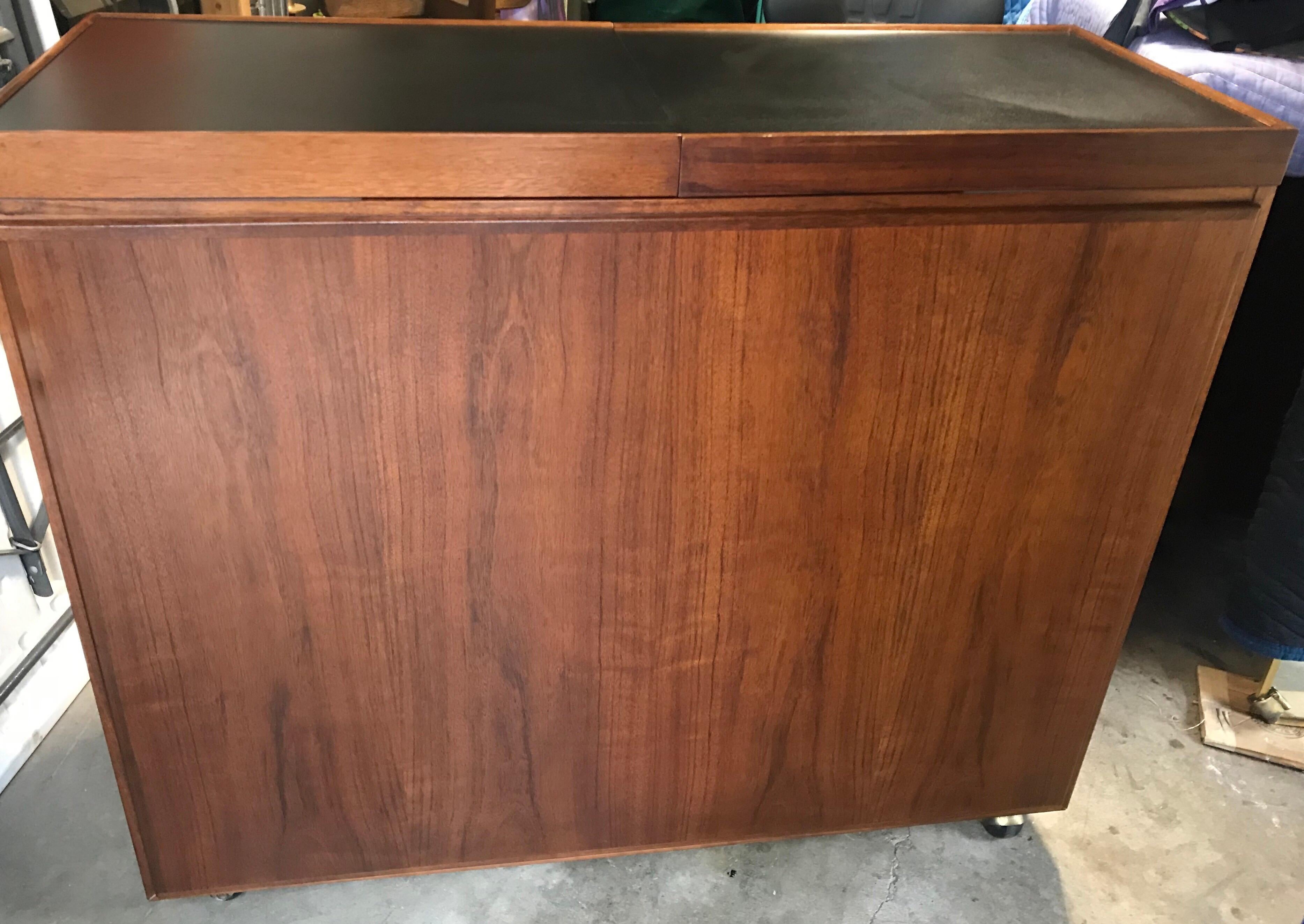 American Mid Century Rosewood Cocktail Bar by Jack Cartwright for Founders Furniture Co.