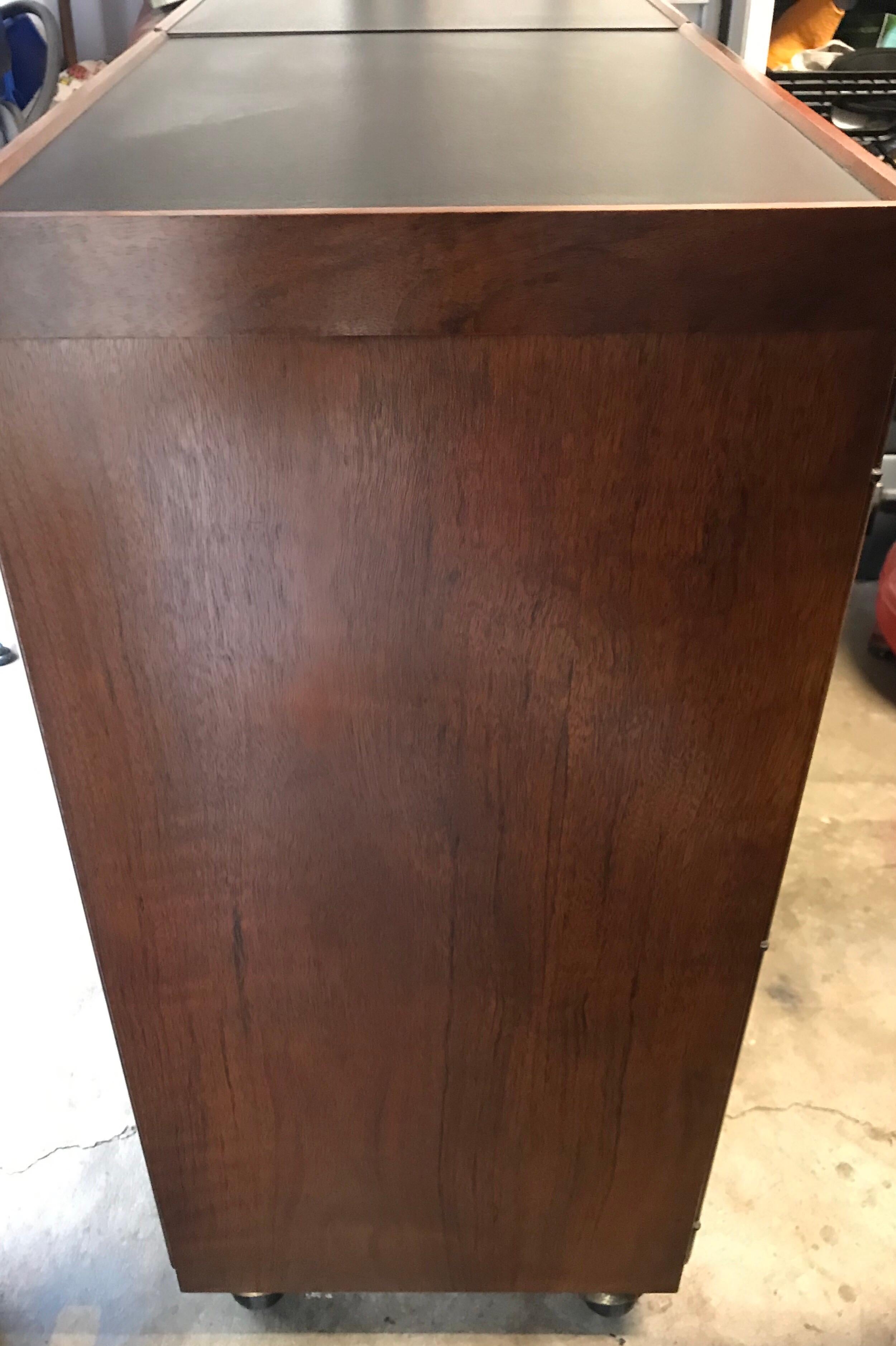 Mid Century Rosewood Cocktail Bar by Jack Cartwright for Founders Furniture Co. In Good Condition In Bedford Hills, NY