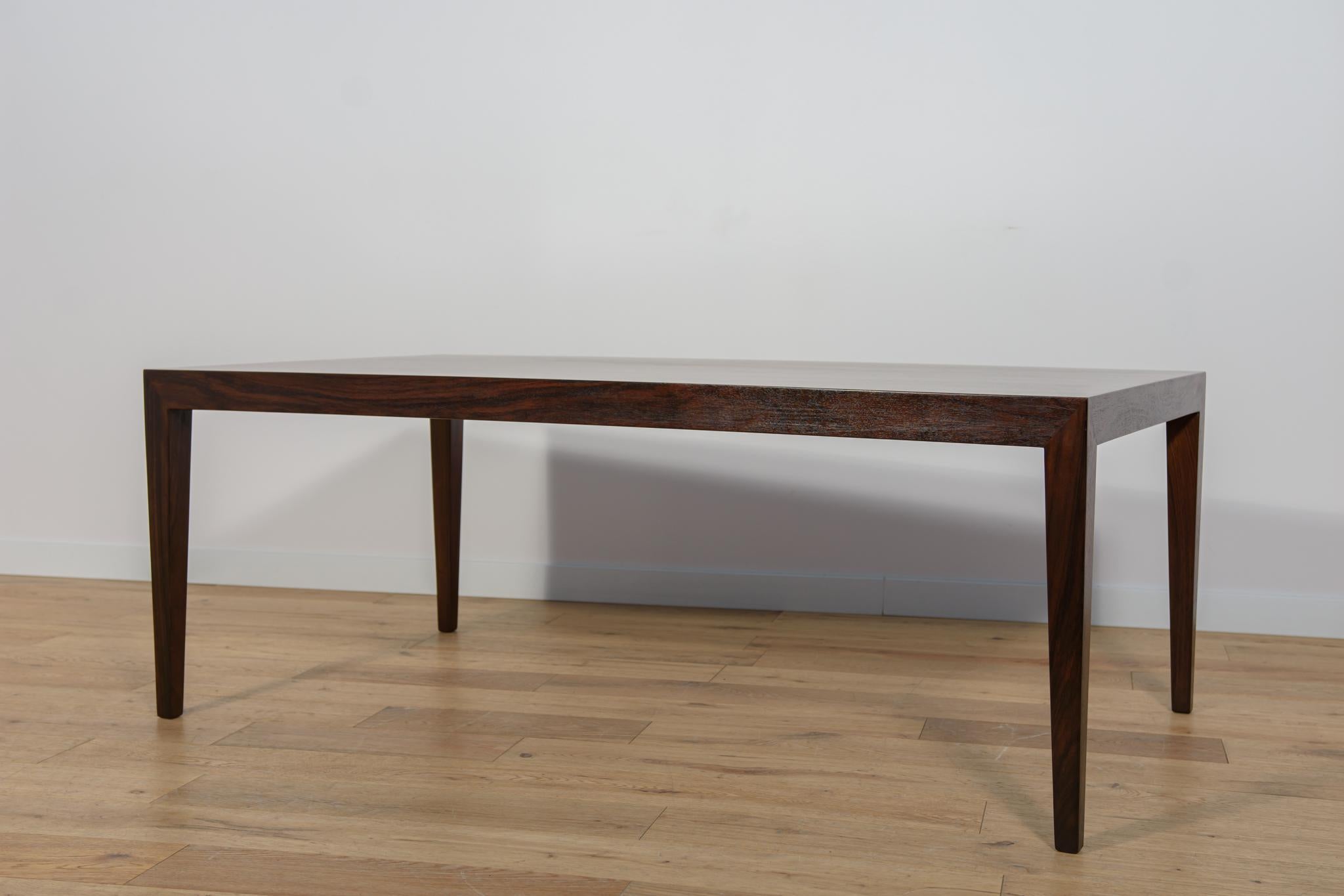 Travail du bois Table basse du milieu du siècle dernier par Severin Hansen pour Haslev Furniture Carpent en vente