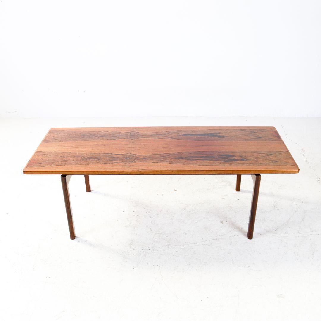 Mid Century Rosewood Coffee Table For Sale 4