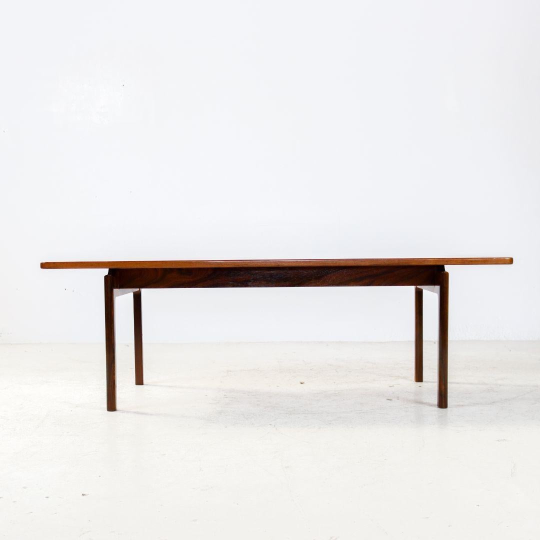 Mid Century Rosewood Coffee Table For Sale 5