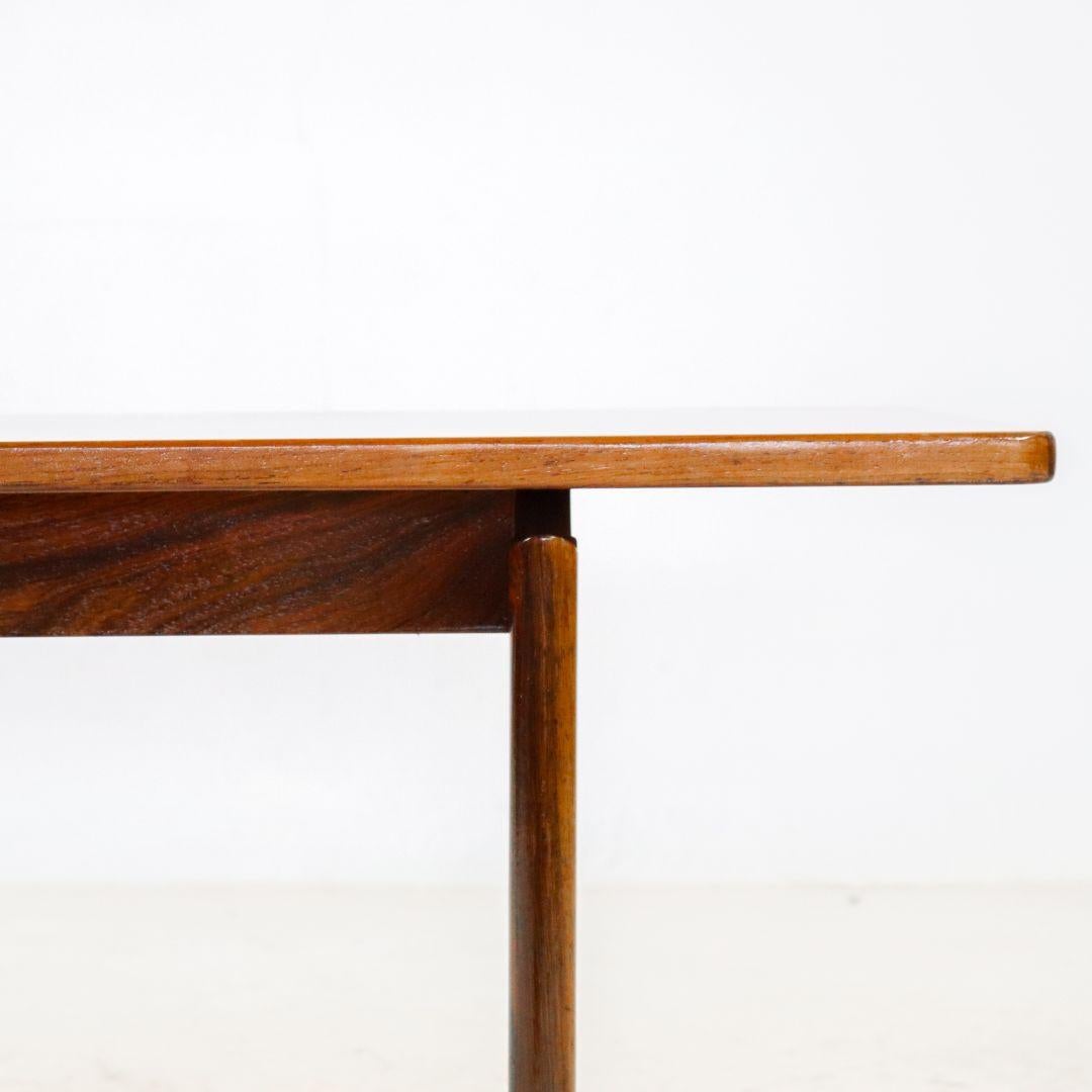 Mid Century Rosewood Coffee Table For Sale 6