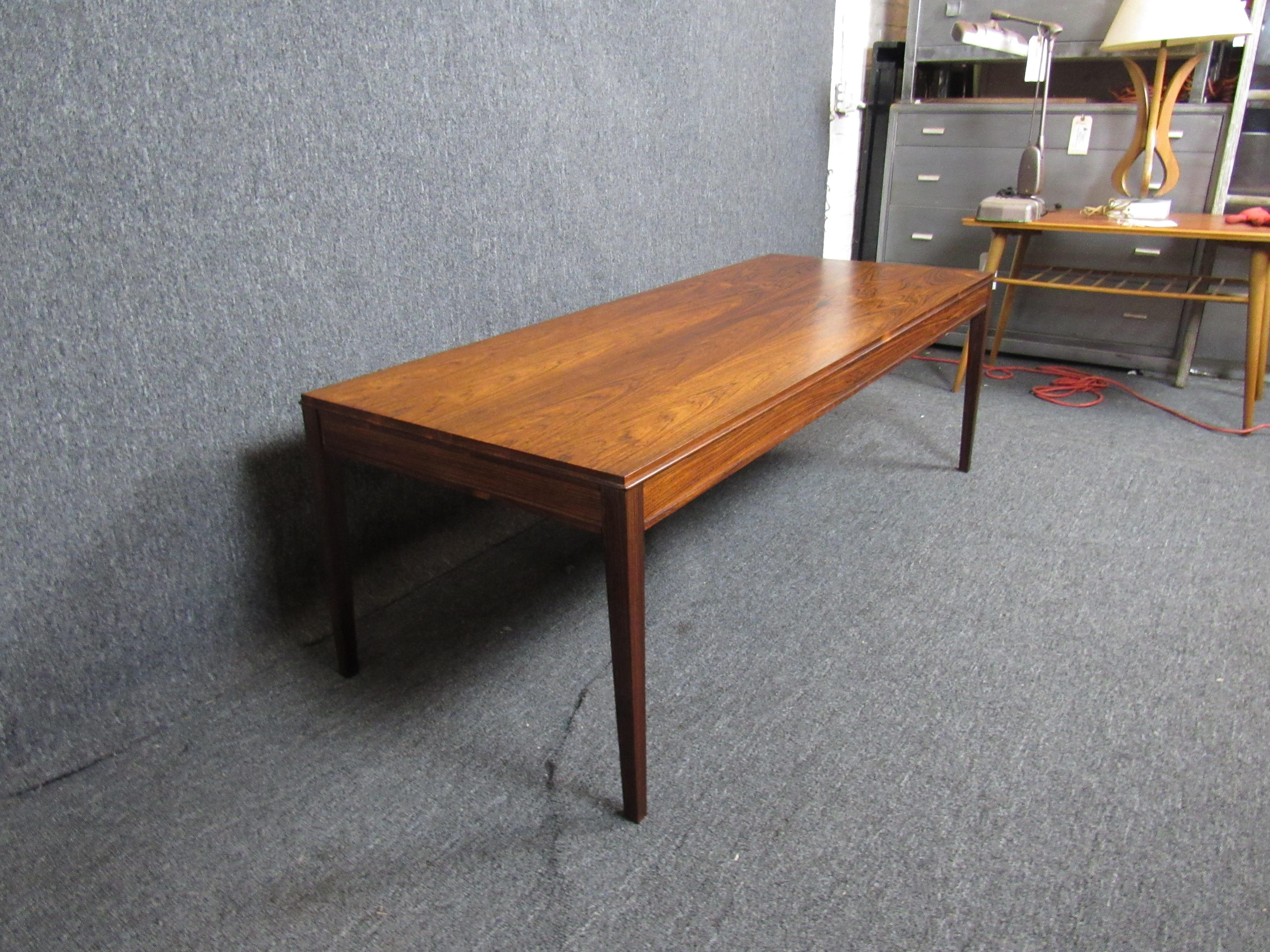 Mid-Century Modern Mid-Century Rosewood Coffee Table For Sale