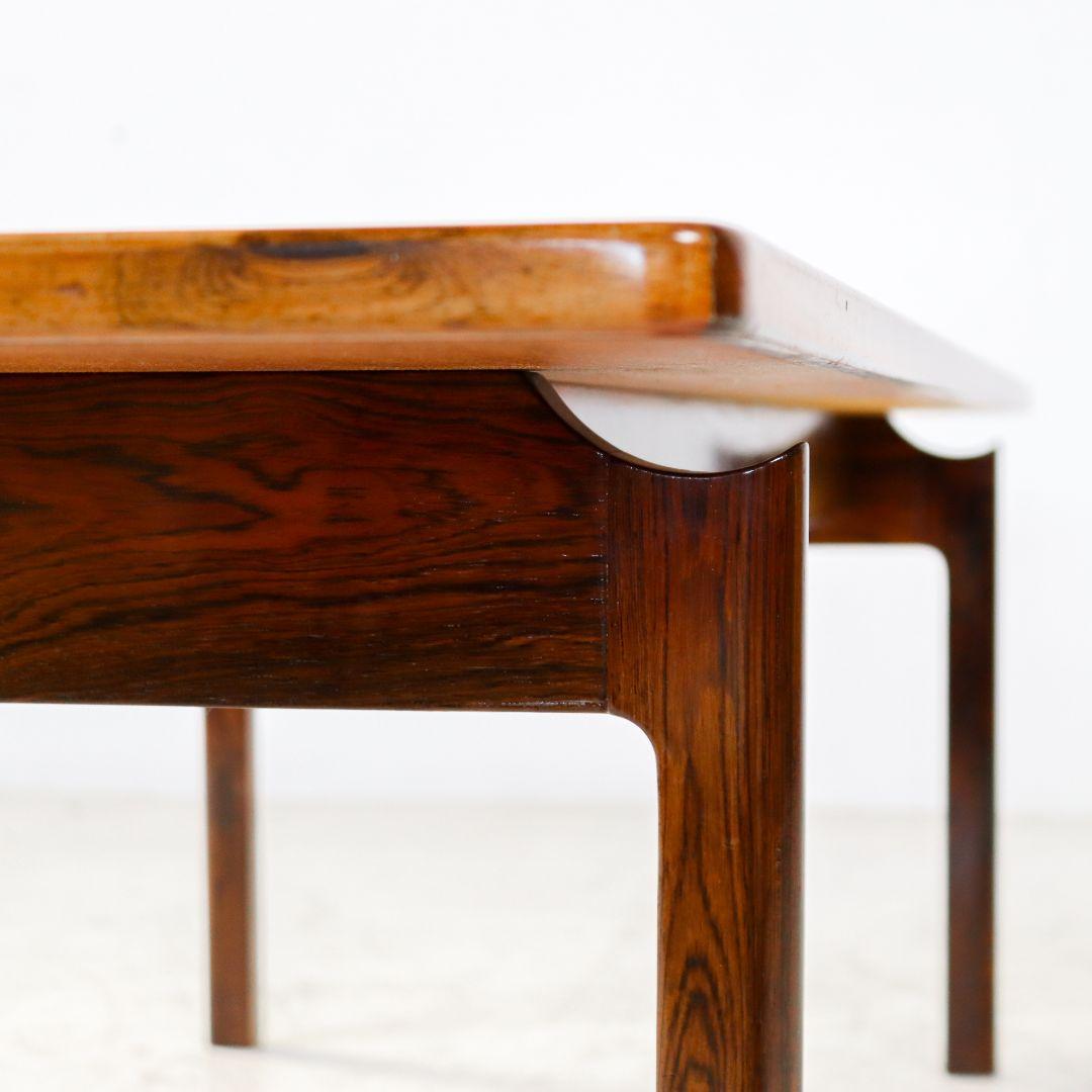 Table basse en bois de rose du milieu du siècle Bon état - En vente à BAARLO, LI