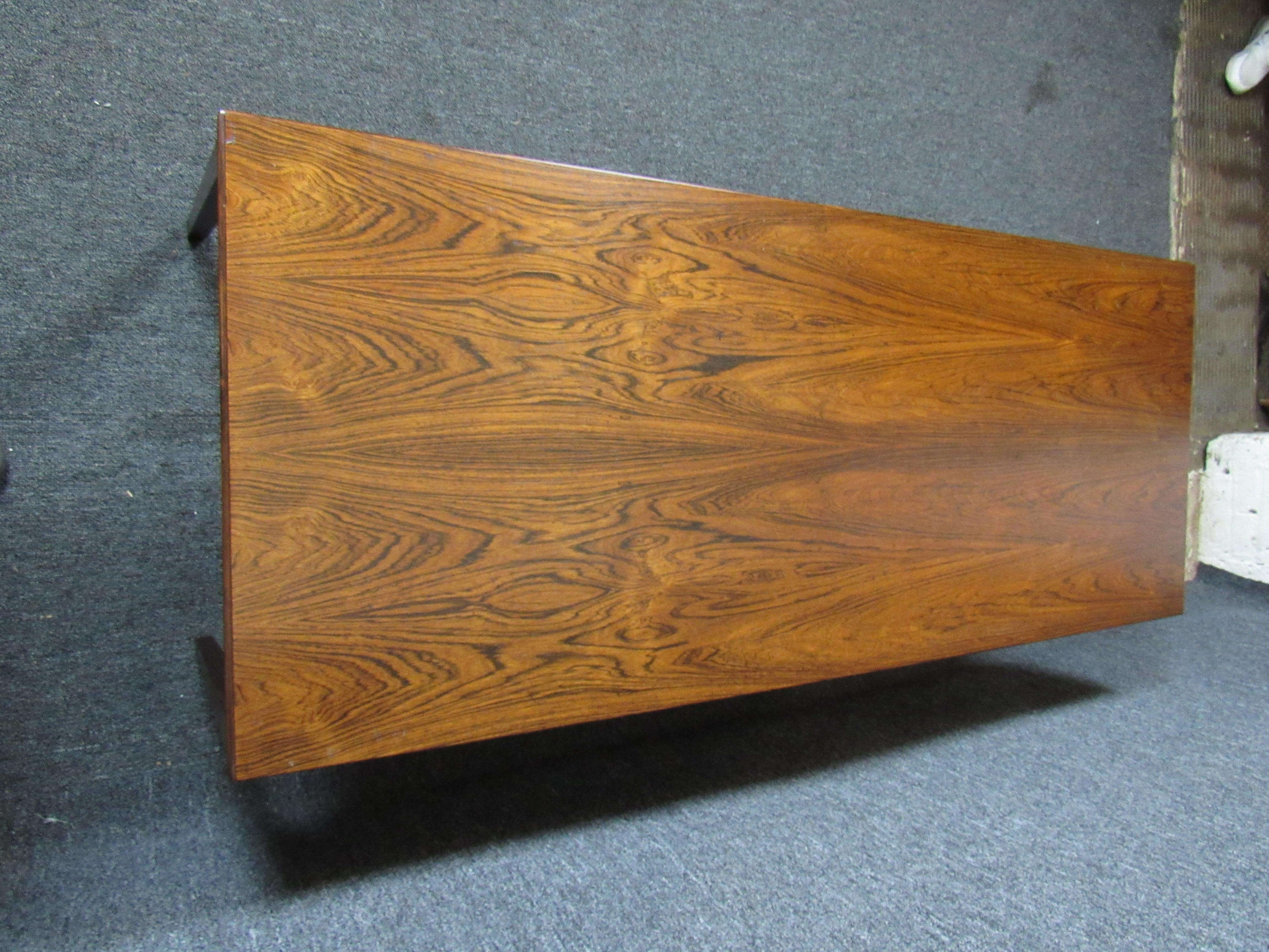 20th Century Mid-Century Rosewood Coffee Table For Sale