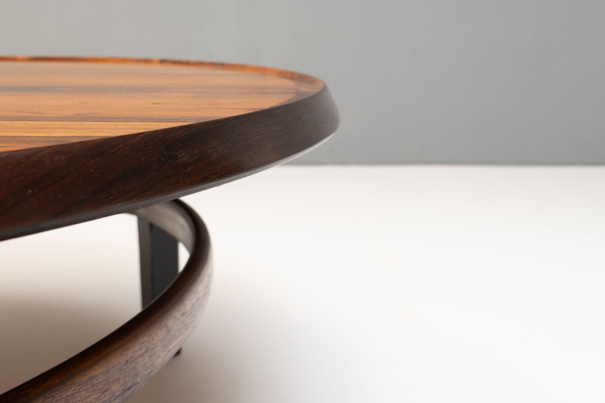 Milieu du XXe siècle Table basse en bois de rose du milieu du siècle en vente