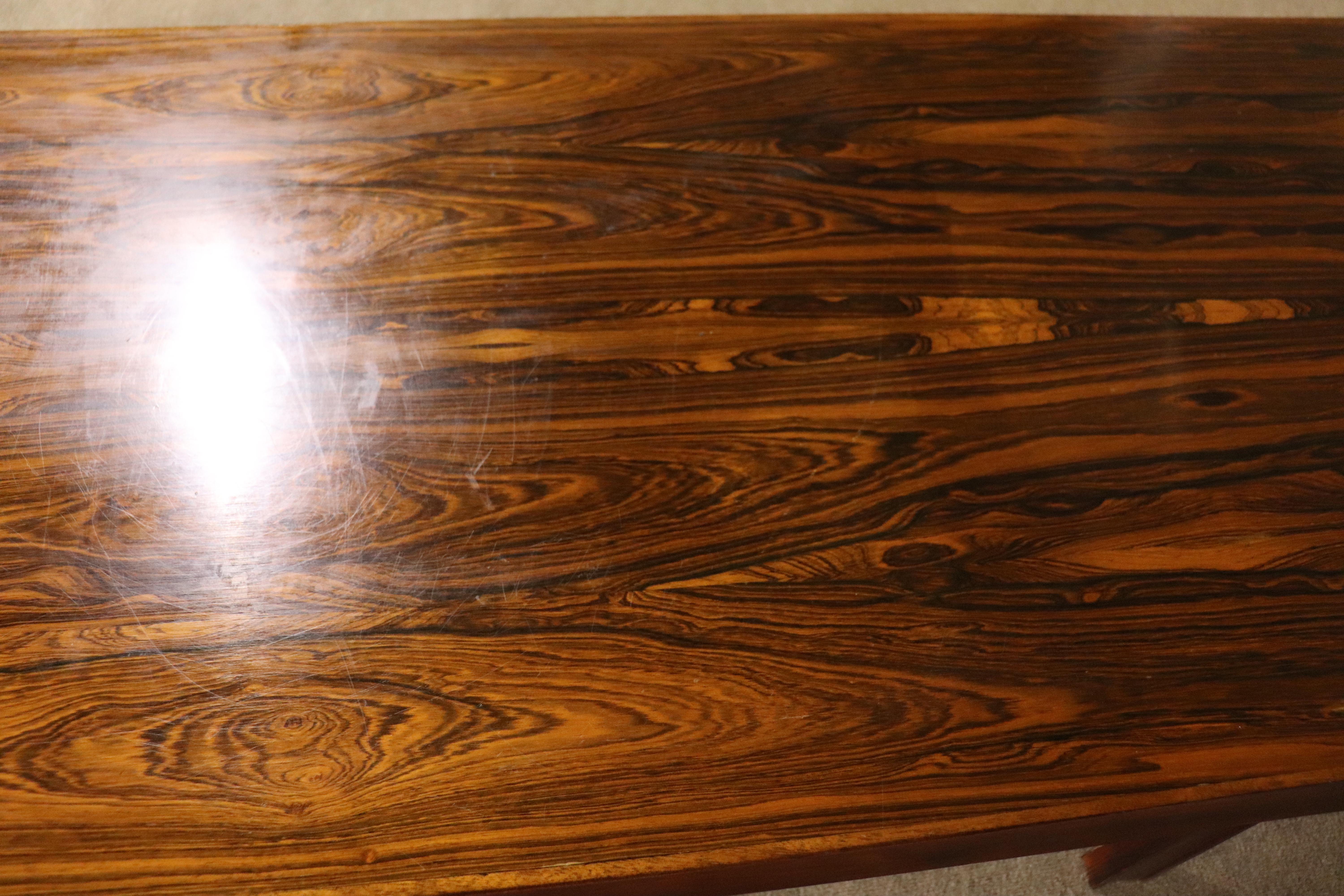Mid-Century Rosewood Coffee Table For Sale 2