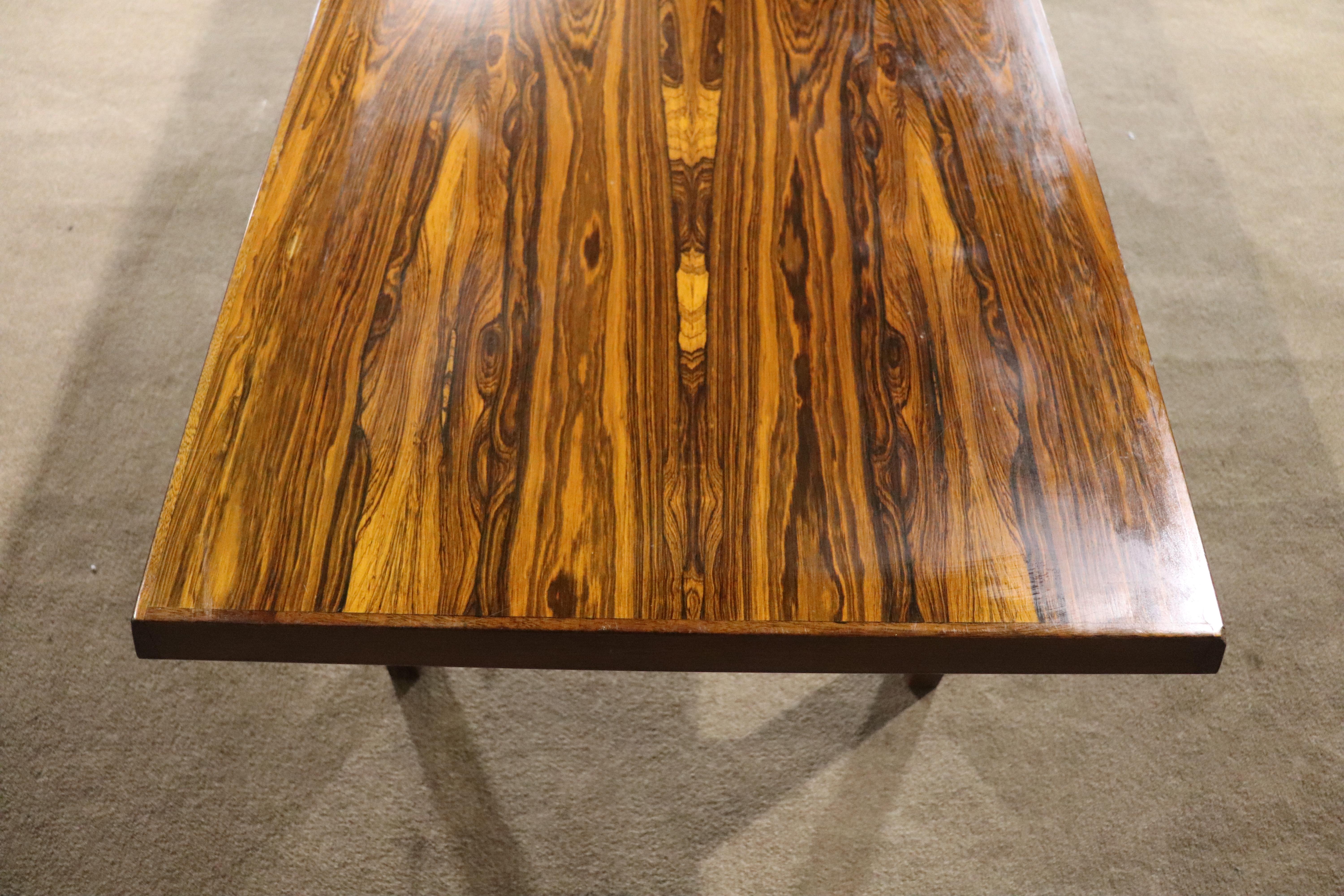 Mid-Century Rosewood Coffee Table For Sale 3