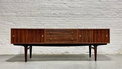 Credenza in palissandro del Mid Century di Møbelfabriken Gern Extra Long, 1960 ca.
