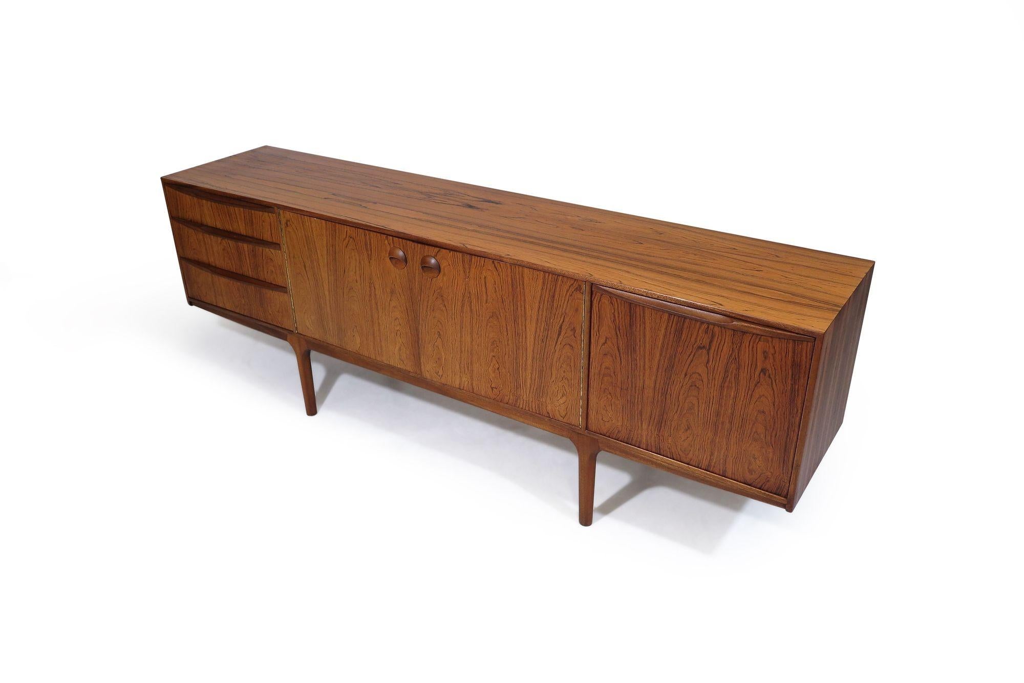 Mid-century Rosewood Credenza In Good Condition For Sale In Oakland, CA