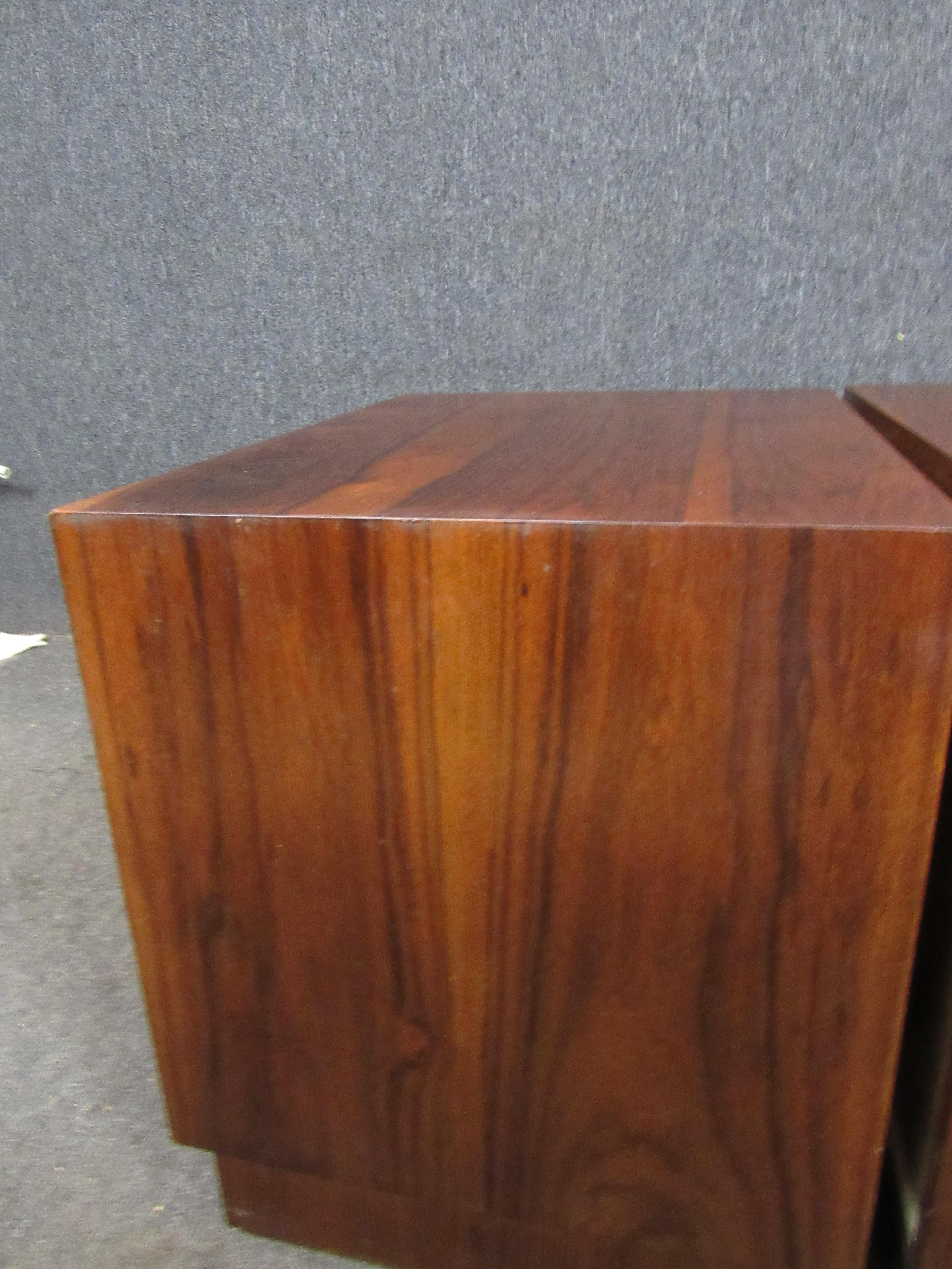 Midcentury Rosewood Cube Nightstands For Sale 3