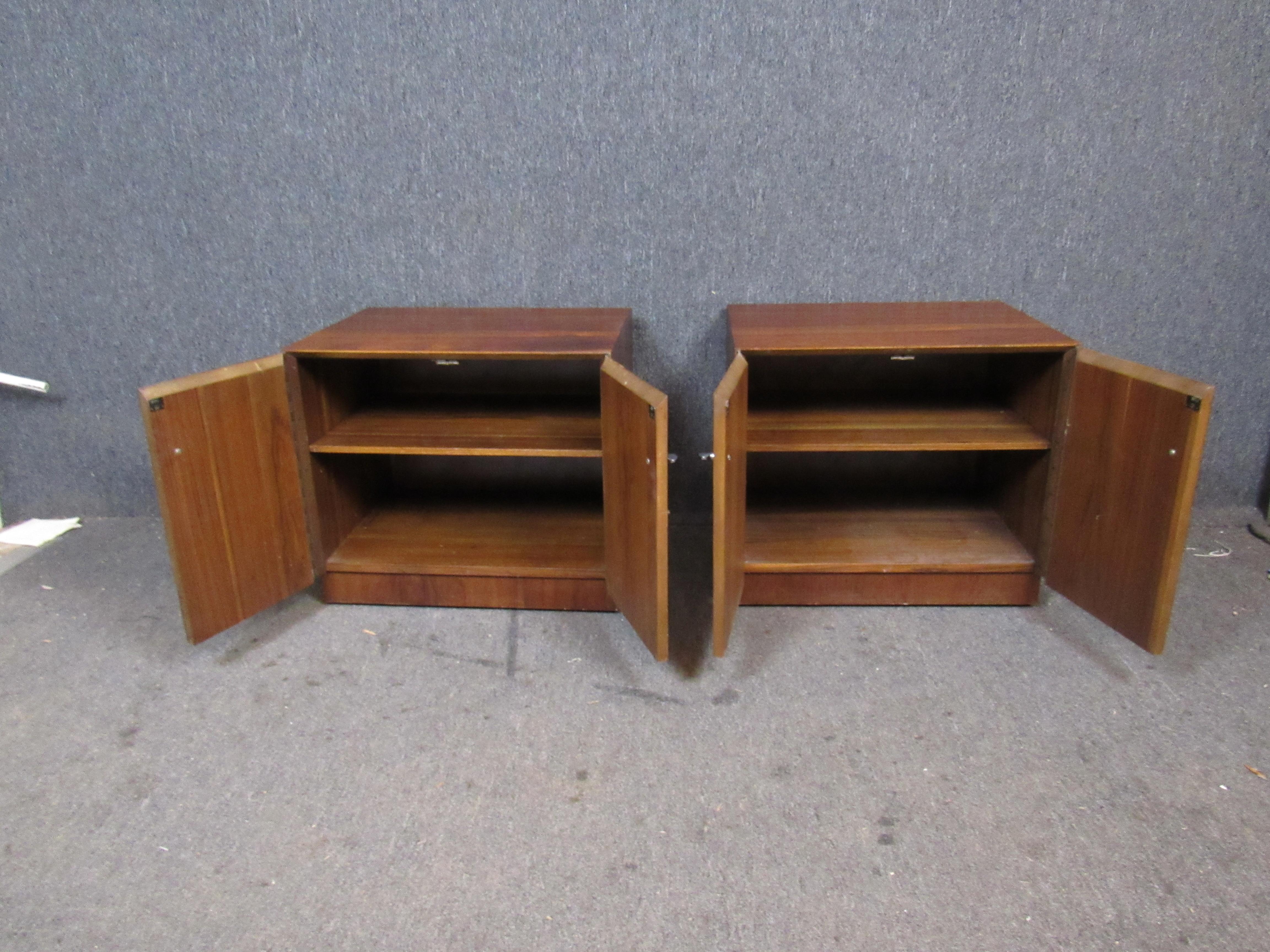 Metal Midcentury Rosewood Cube Nightstands For Sale