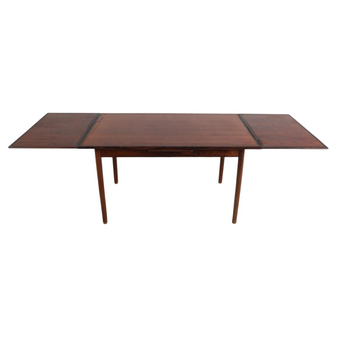 Why are Japanese dining tables low?