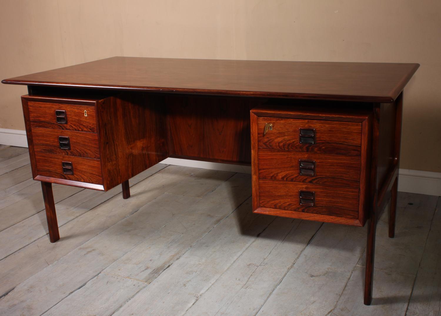 Midcentury Rosewood Desk by Arne Vodder 3