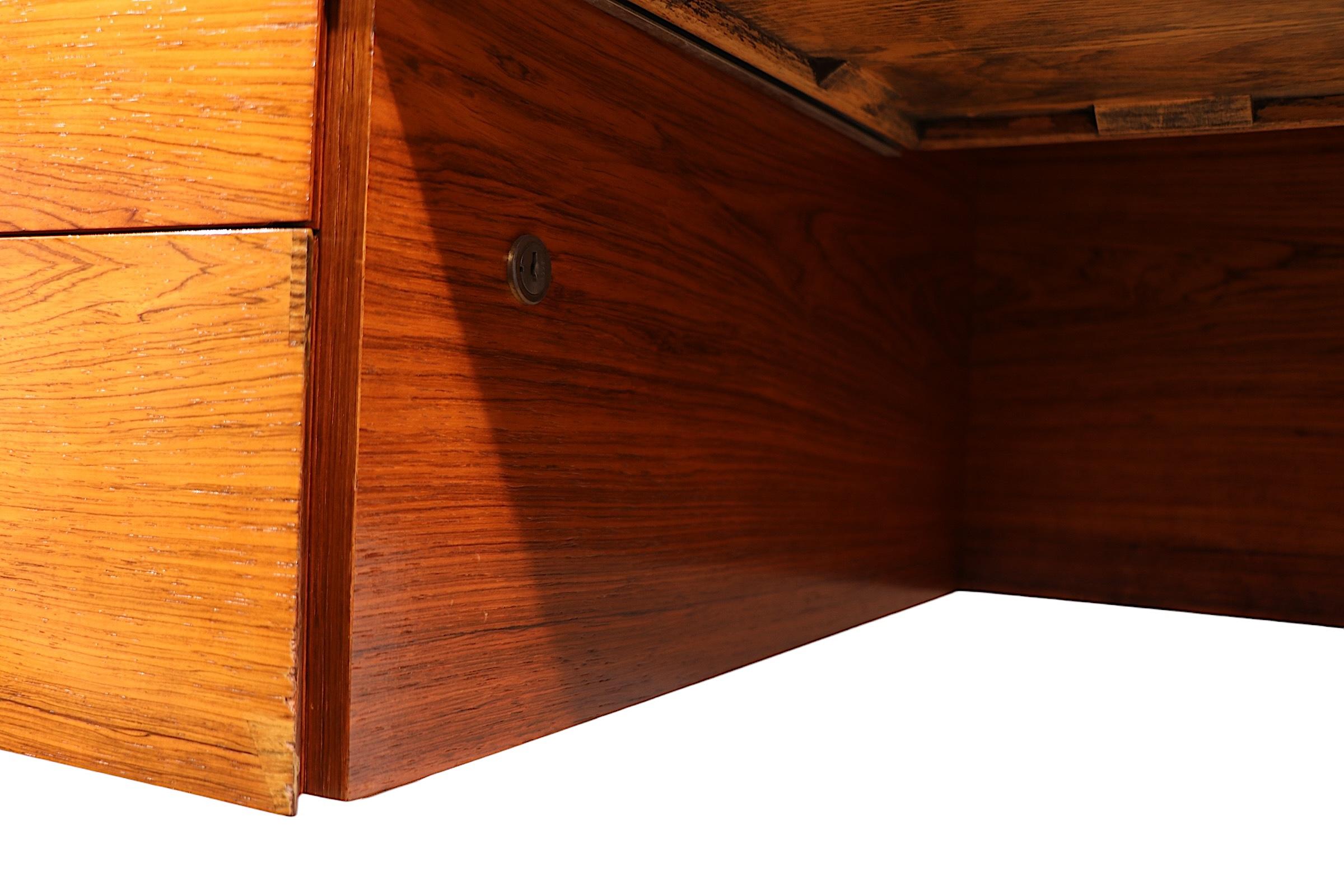 Probber de bureau en bois de rose du milieu des années 1950/60 en vente 3