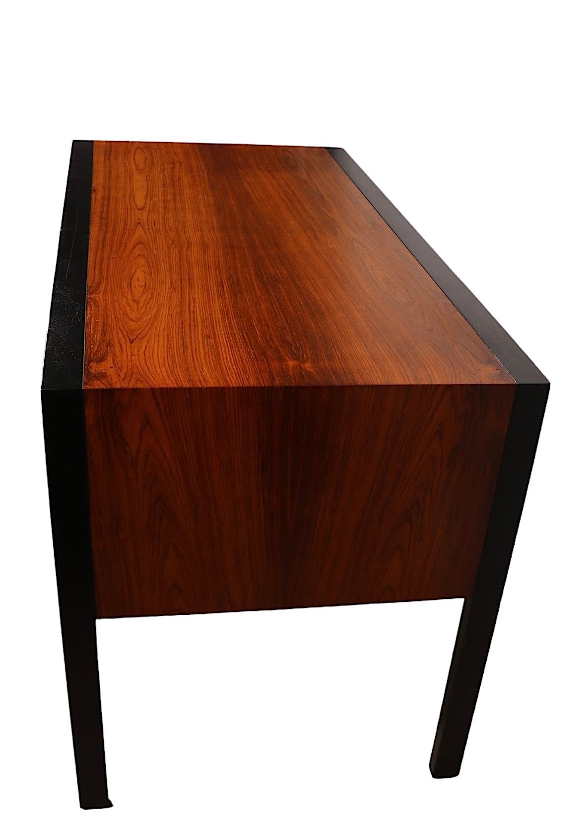 Probber de bureau en bois de rose du milieu des années 1950/60 en vente 11