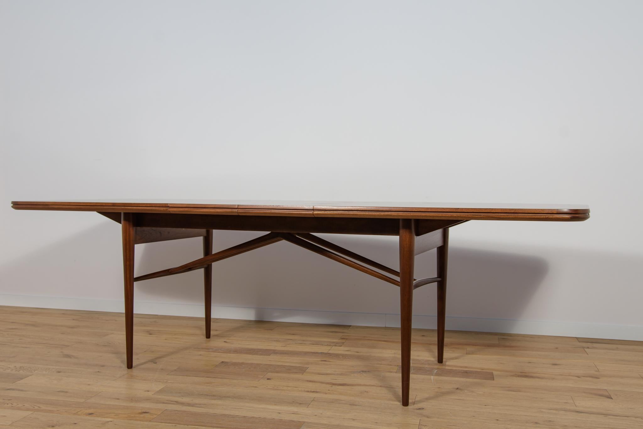 Mid-Century Rosewood Dining Table Table by Robert Heritage for Archie Shine. For Sale 8