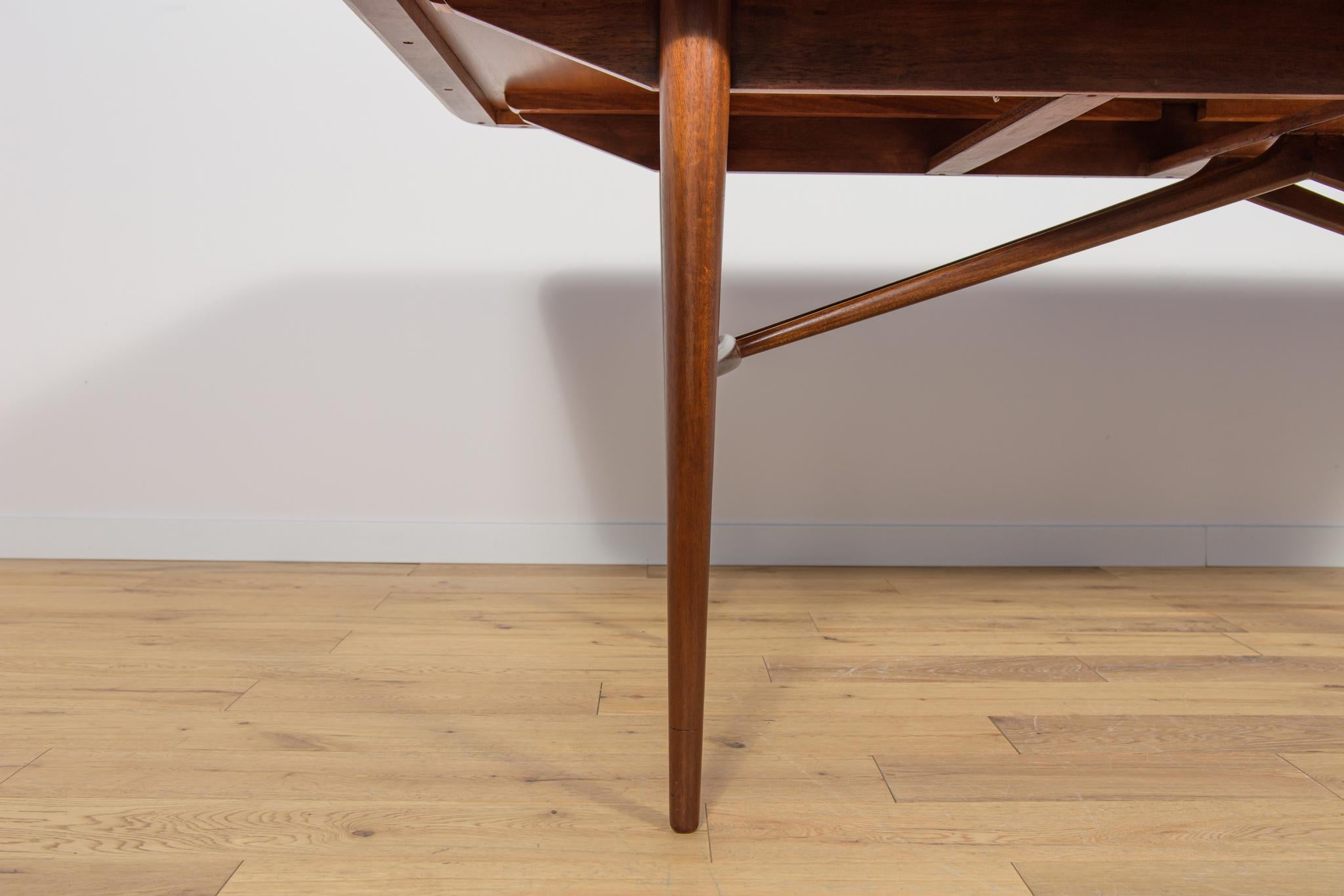 Mid-Century Rosewood Dining Table Table by Robert Heritage for Archie Shine. For Sale 13