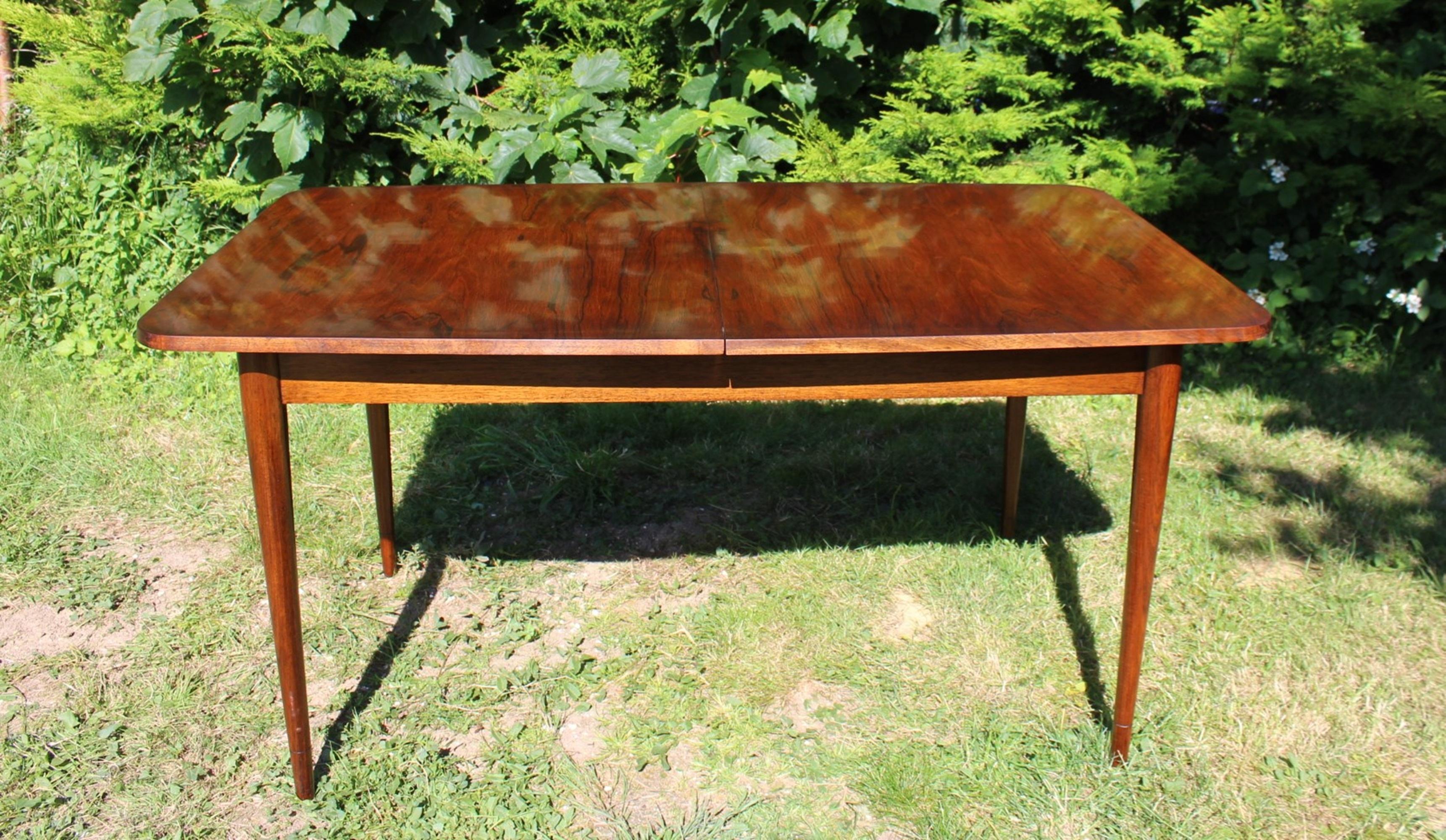 Mid Century Rosewood Esstische im Angebot 3