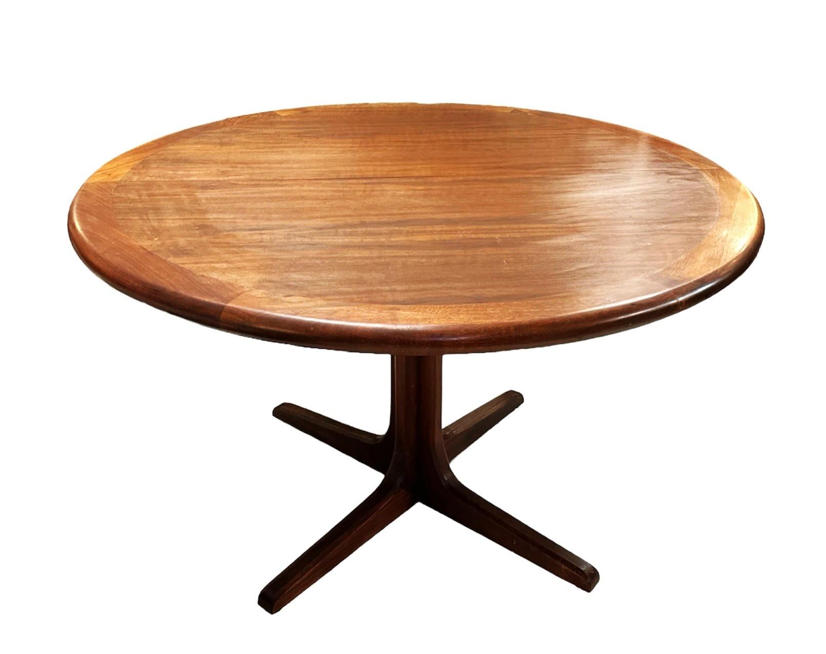 Mid-Century Modern Mid Century Rosewood Dinning Table By Glen Of California For Sale