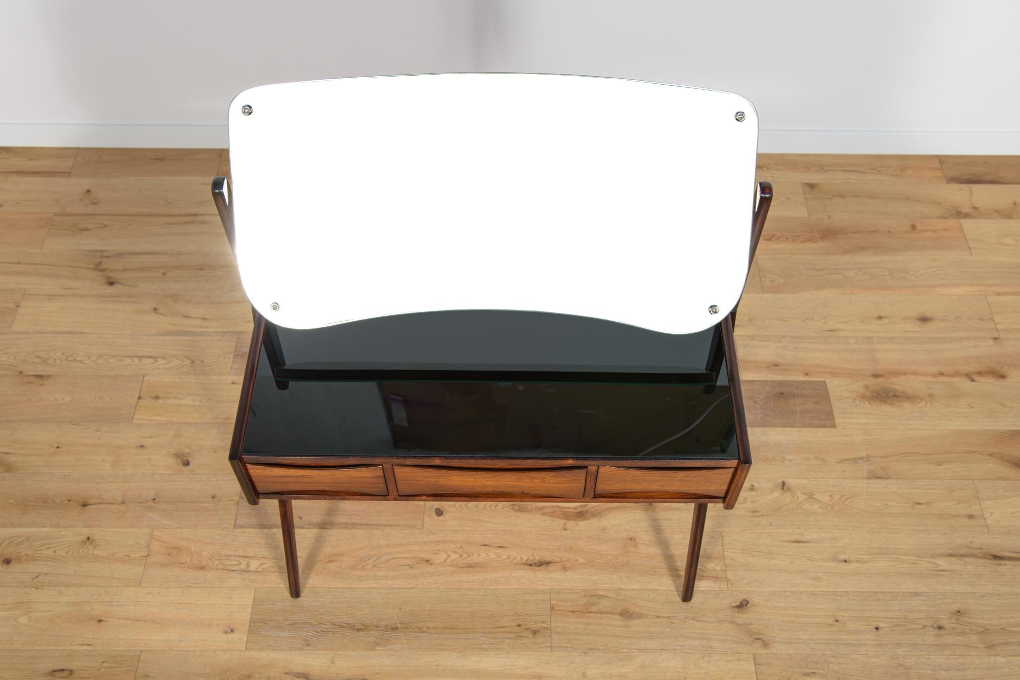 Danish Mid-Century Rosewood Dressing Table by A. Vodder for Ølholm Møbelfabri, 1960s For Sale