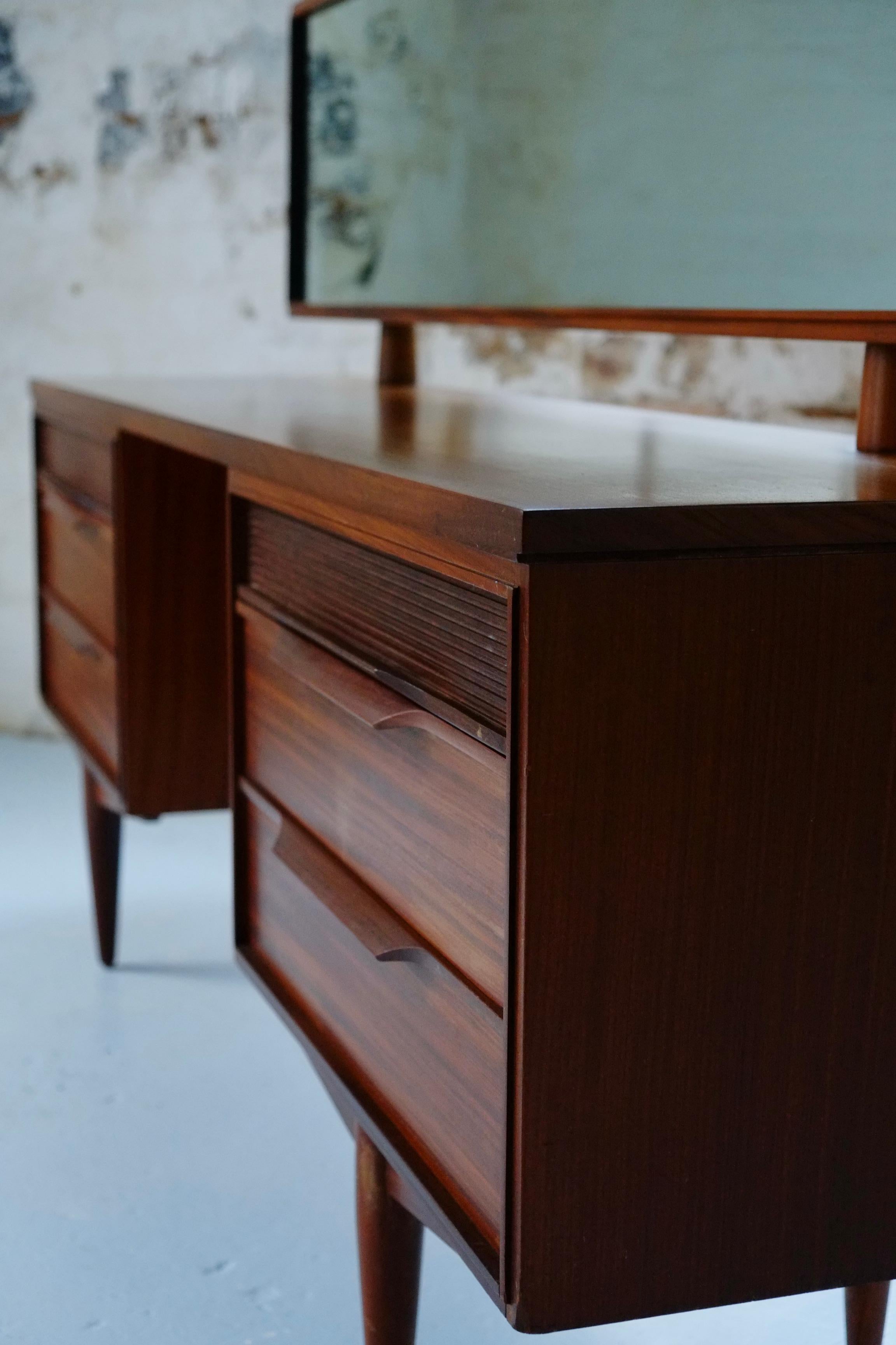 Mid Century Dressing Table & Stool by Arthur Edwards - English C1960 In Good Condition In Leicester, GB