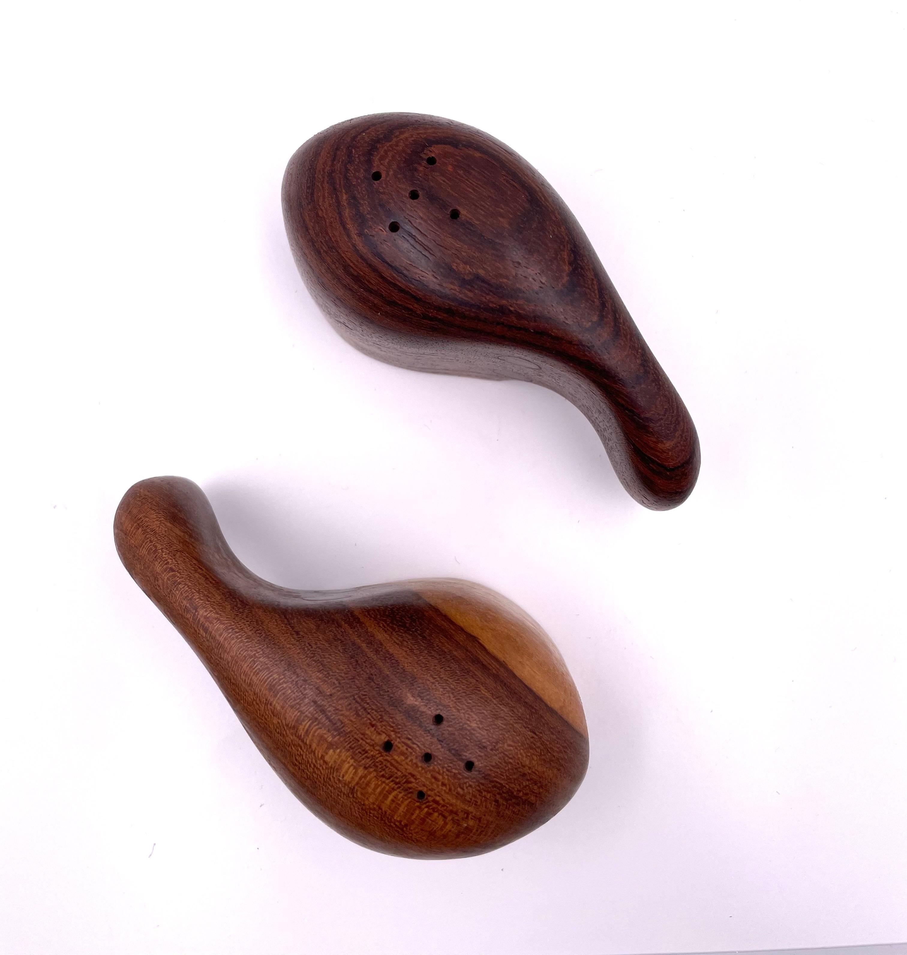 Nice pair of classic salt & pepper shakers by Don Shoemaker in cocobolo wood.