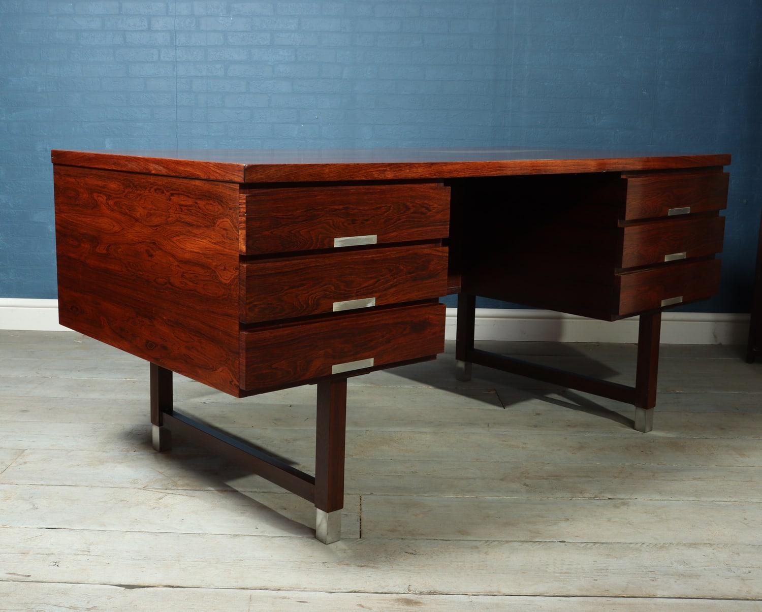 Midcentury Rosewood Ep401 Desk by Kai Kristiansen, circa 1960 For Sale 4
