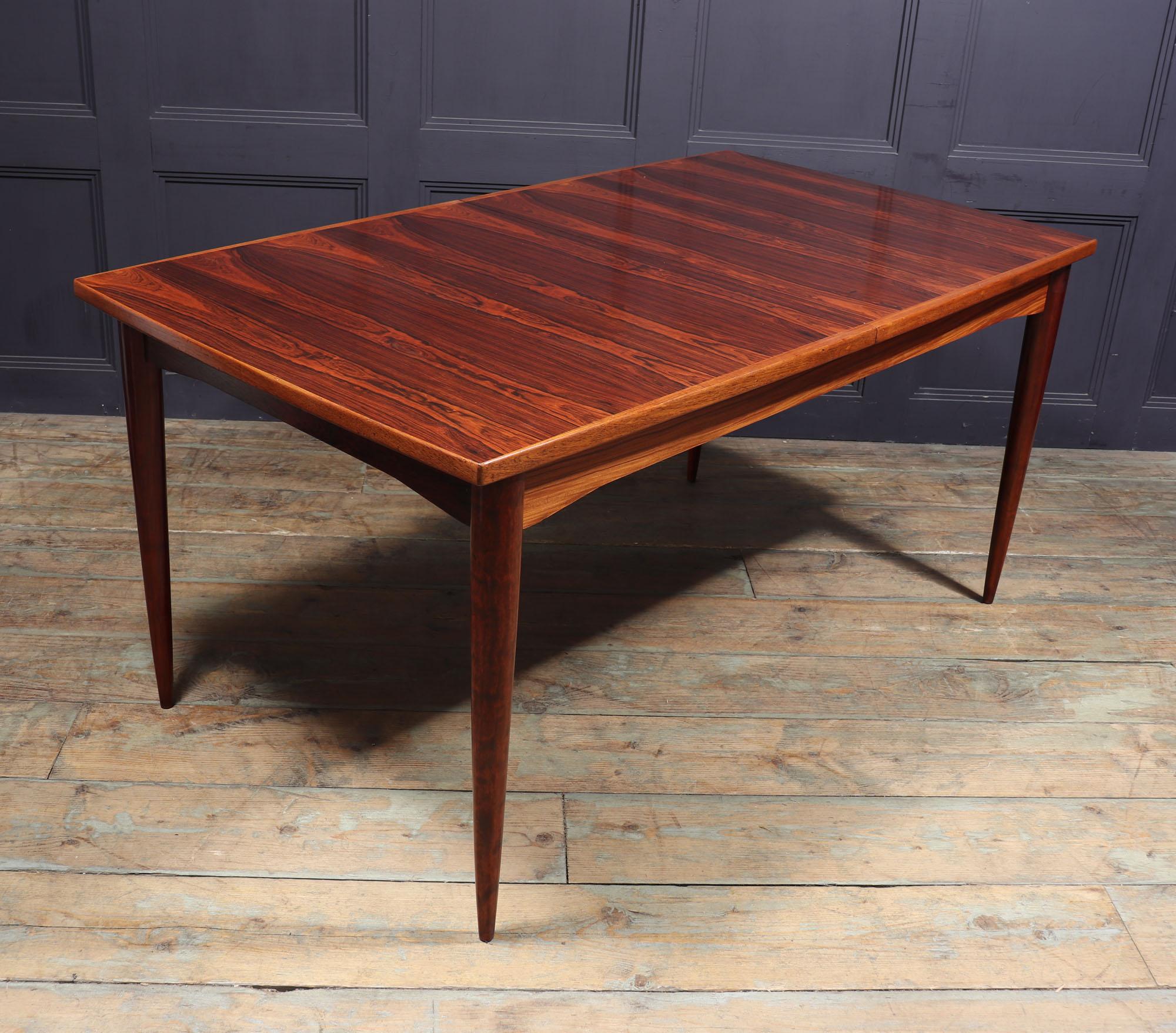 Midcentury Rosewood Extending Table In Excellent Condition For Sale In Paddock Wood Tonbridge, GB