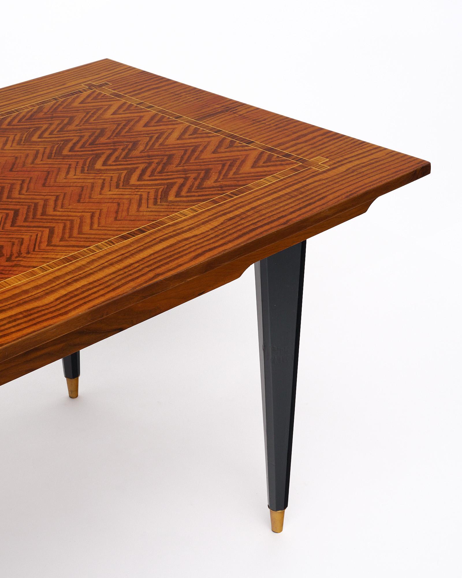 Mesa de comedor francesa de palisandro de mediados de siglo Francés en venta