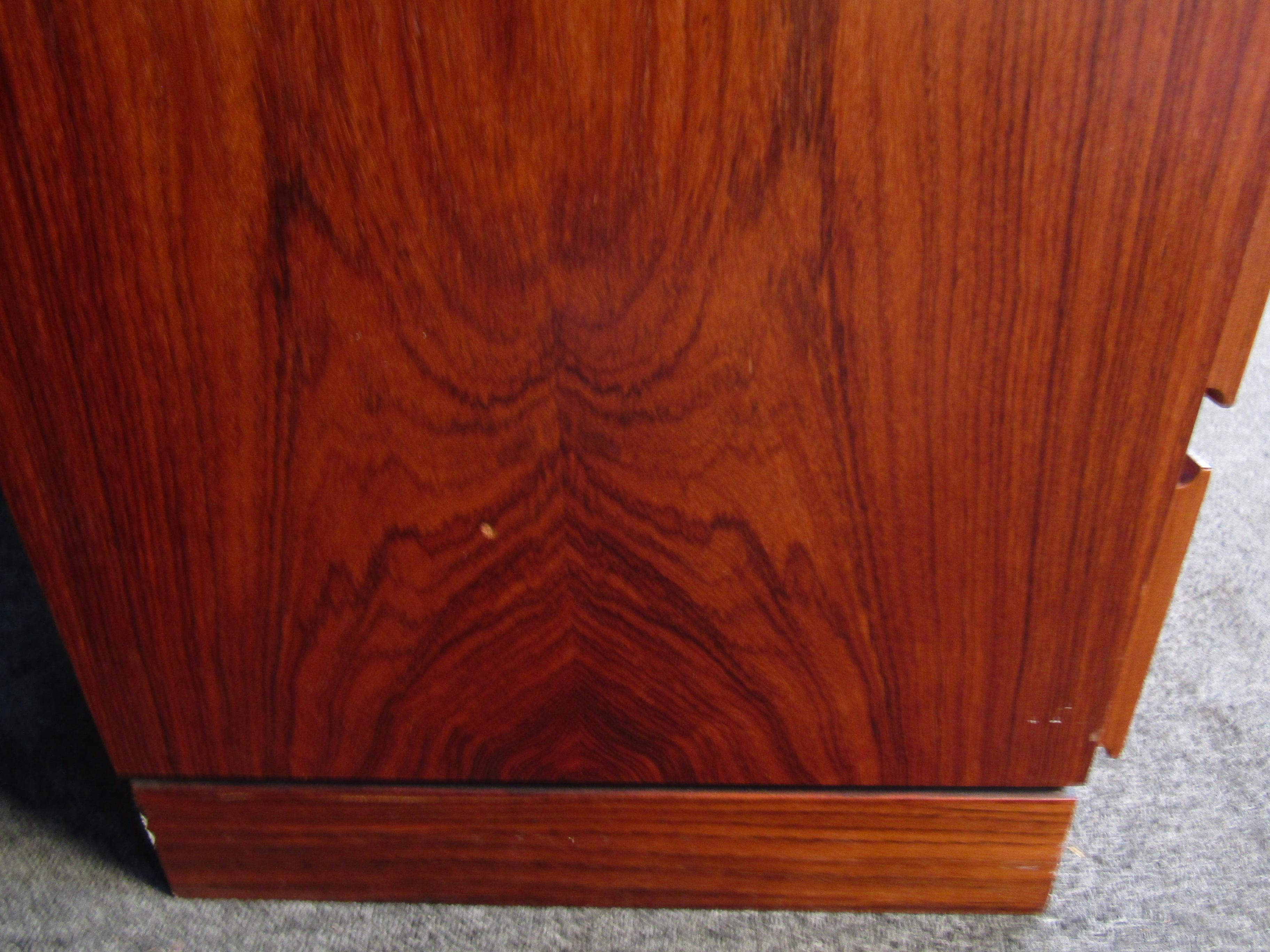 Mid-Century Rosewood Highboy Dresser For Sale 2