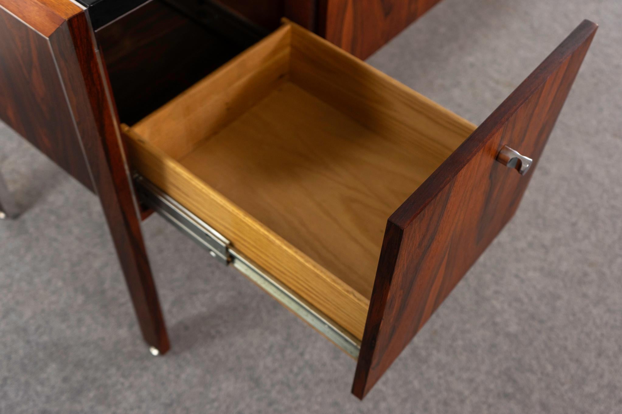 Veneer Mid-Century Rosewood & Leather Sideboard by Herman Miller For Sale