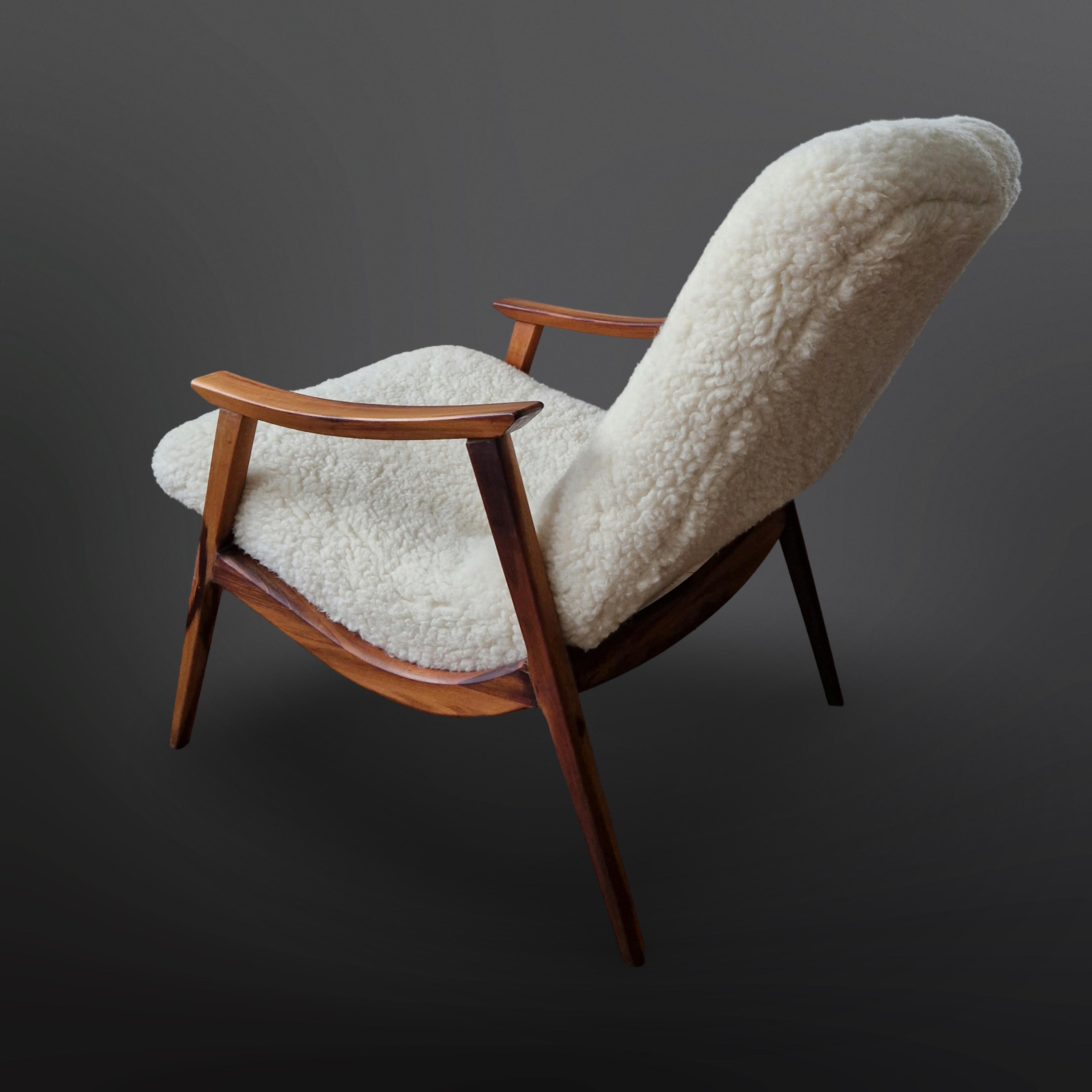 Mid-Century Modern Mid century rosewood lounge chair by Gelli, Brazil 1950s