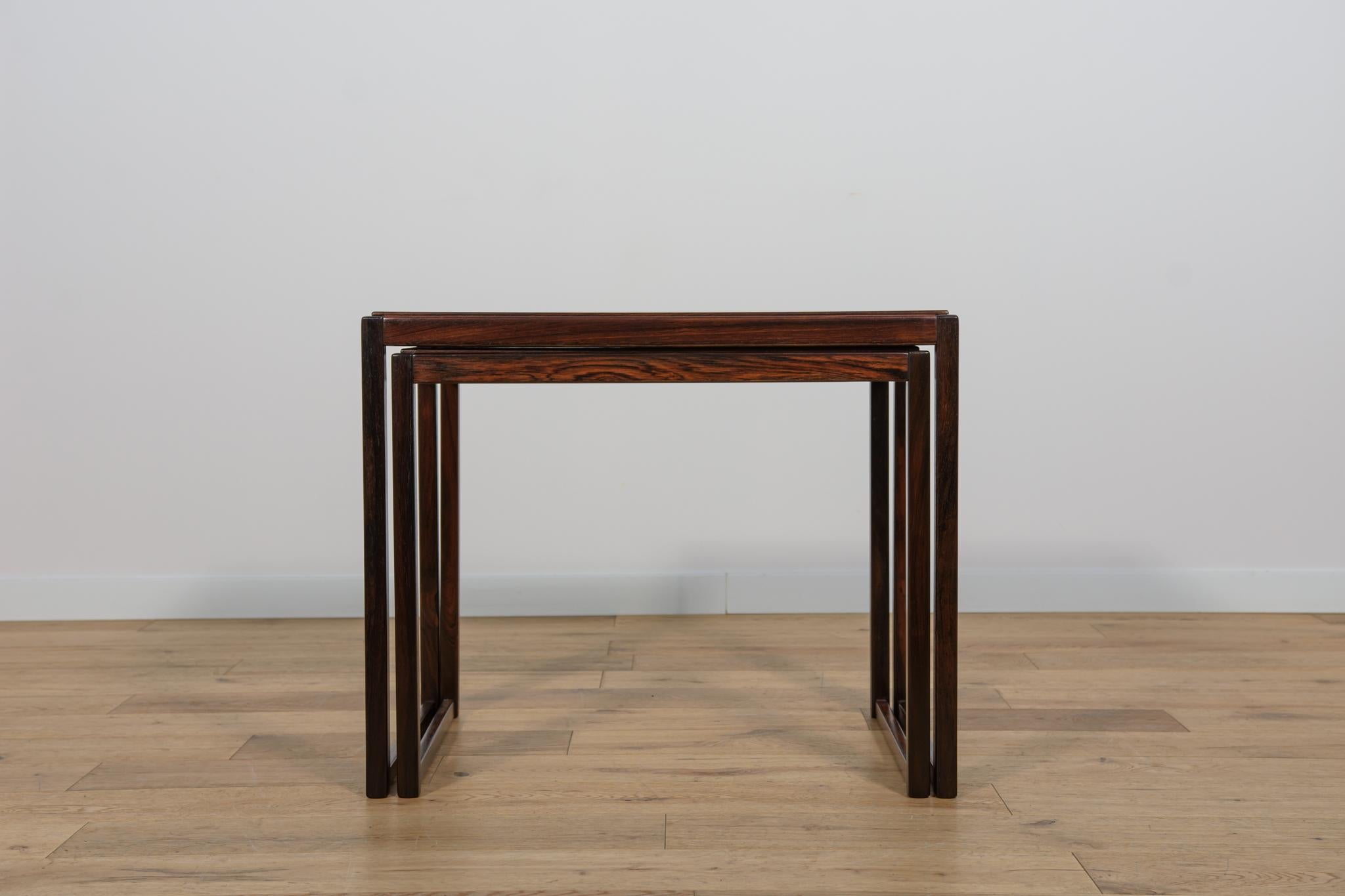 Tables gigognes du milieu du siècle dernier, années 1960, Suède, lot de 2 en vente 2