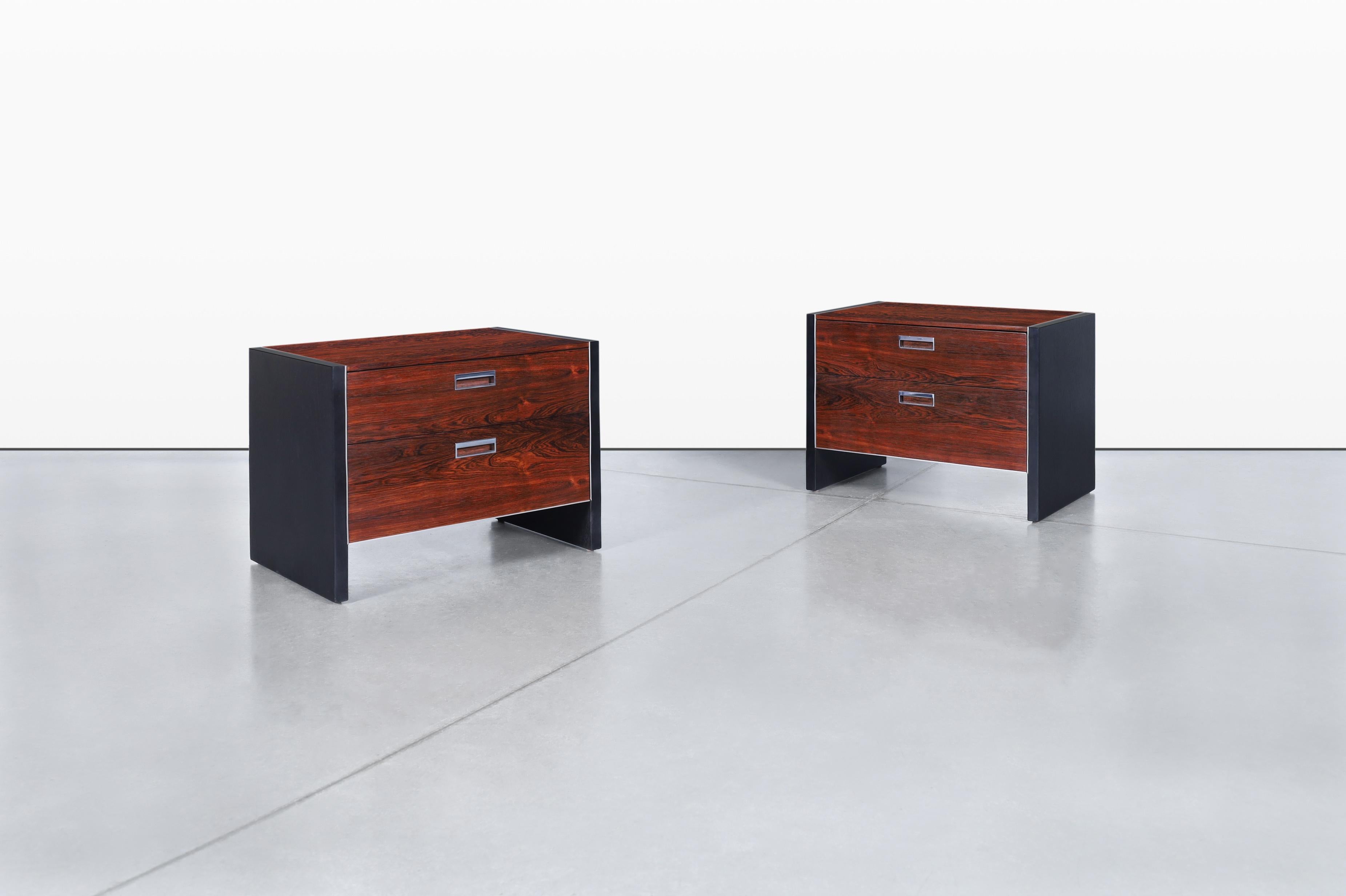 Mid-Century Modern Tables de nuit en bois de rose du milieu du siècle dernier par Robert Baron pour Glenn of California en vente