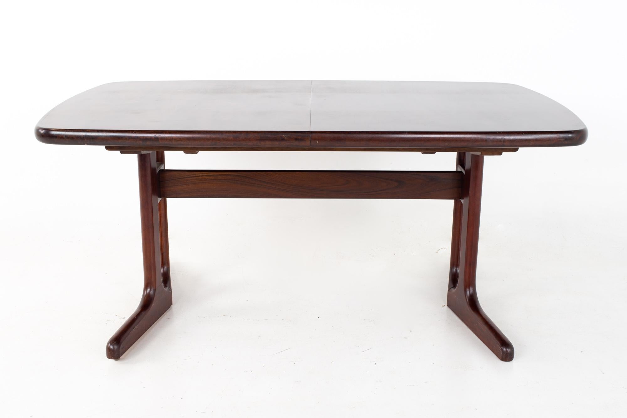 Mid-Century Modern Mid Century Rosewood Oval Dining Table For Sale
