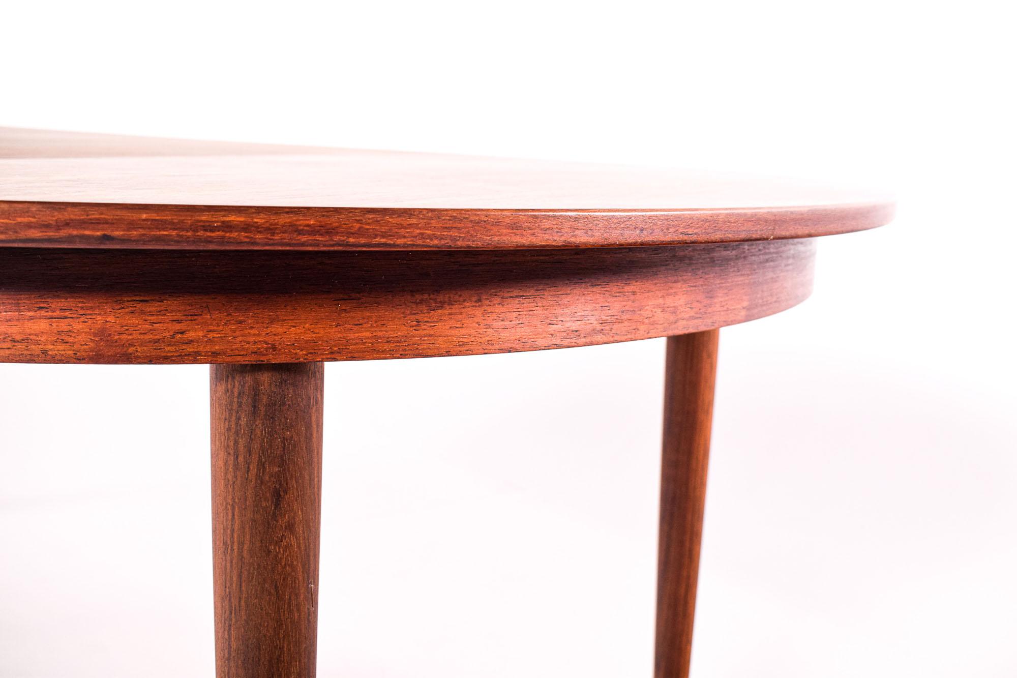 Mid Century Rosewood Round Dining Table, 1950s 1