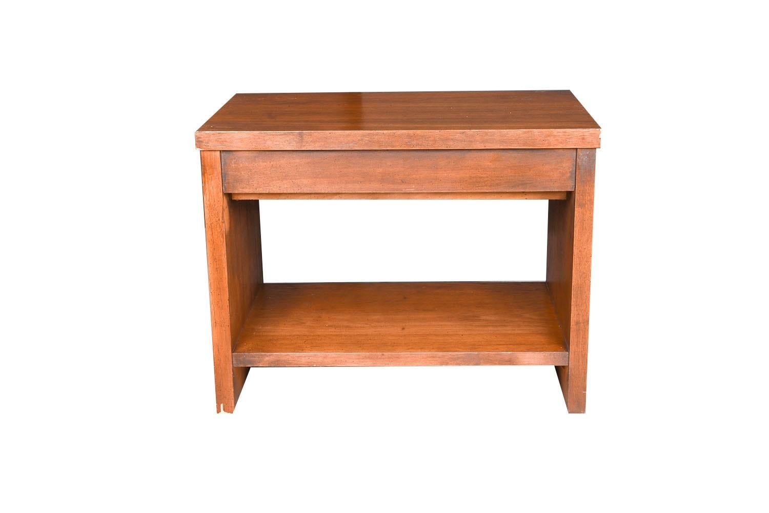 Mid-Century Modern Mid Century Rosewood Side End Table Lane Tower Suite For Sale