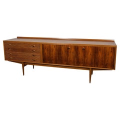 Sideboard aus Palisanderholz aus der Mitte des Jahrhunderts  Von Robert Heritage für Archie Shine.