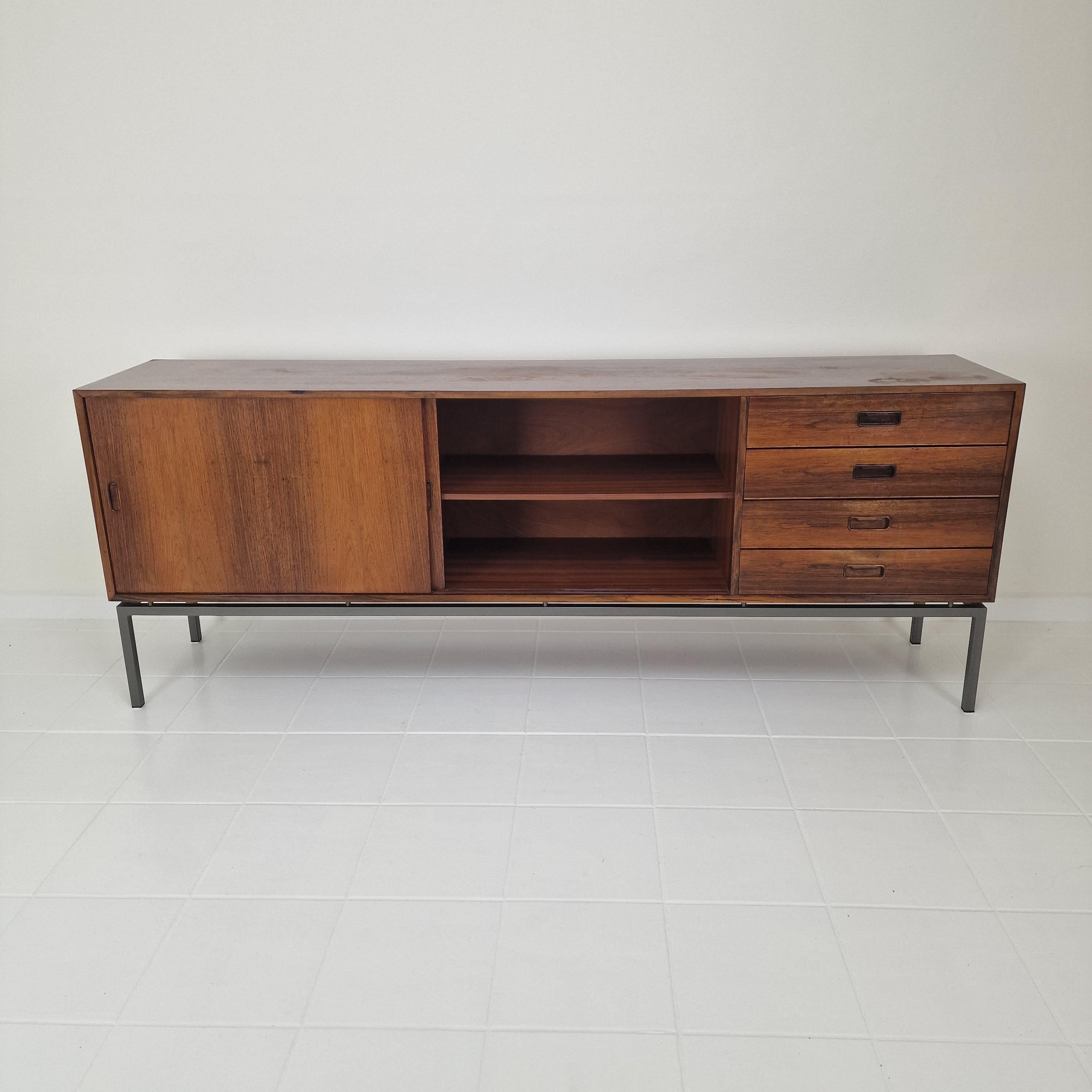 Enfilade en bois de rose du milieu du siècle dernier par Topform The Netherlands, années 1960 en vente 5