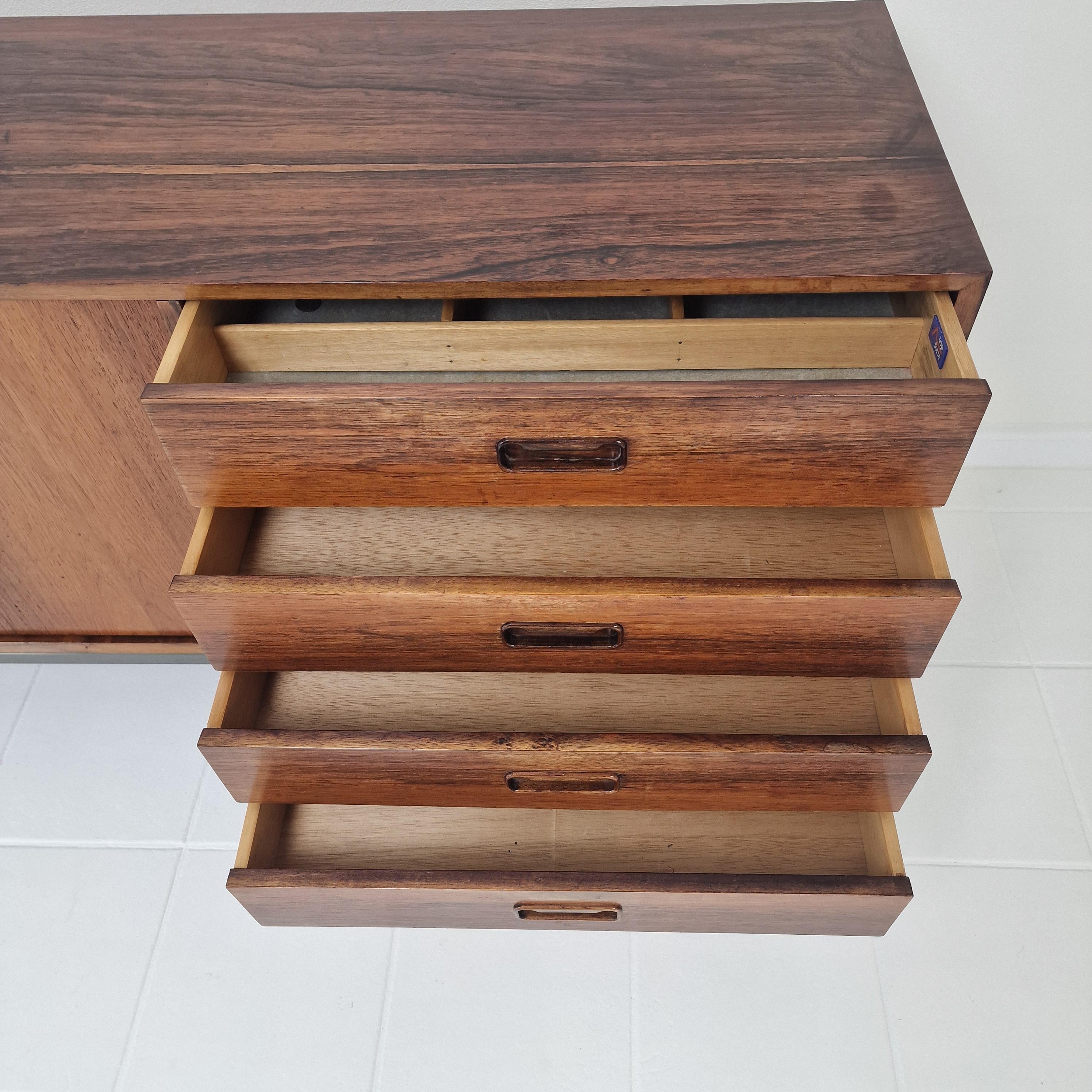 Enfilade en bois de rose du milieu du siècle dernier par Topform The Netherlands, années 1960 en vente 7