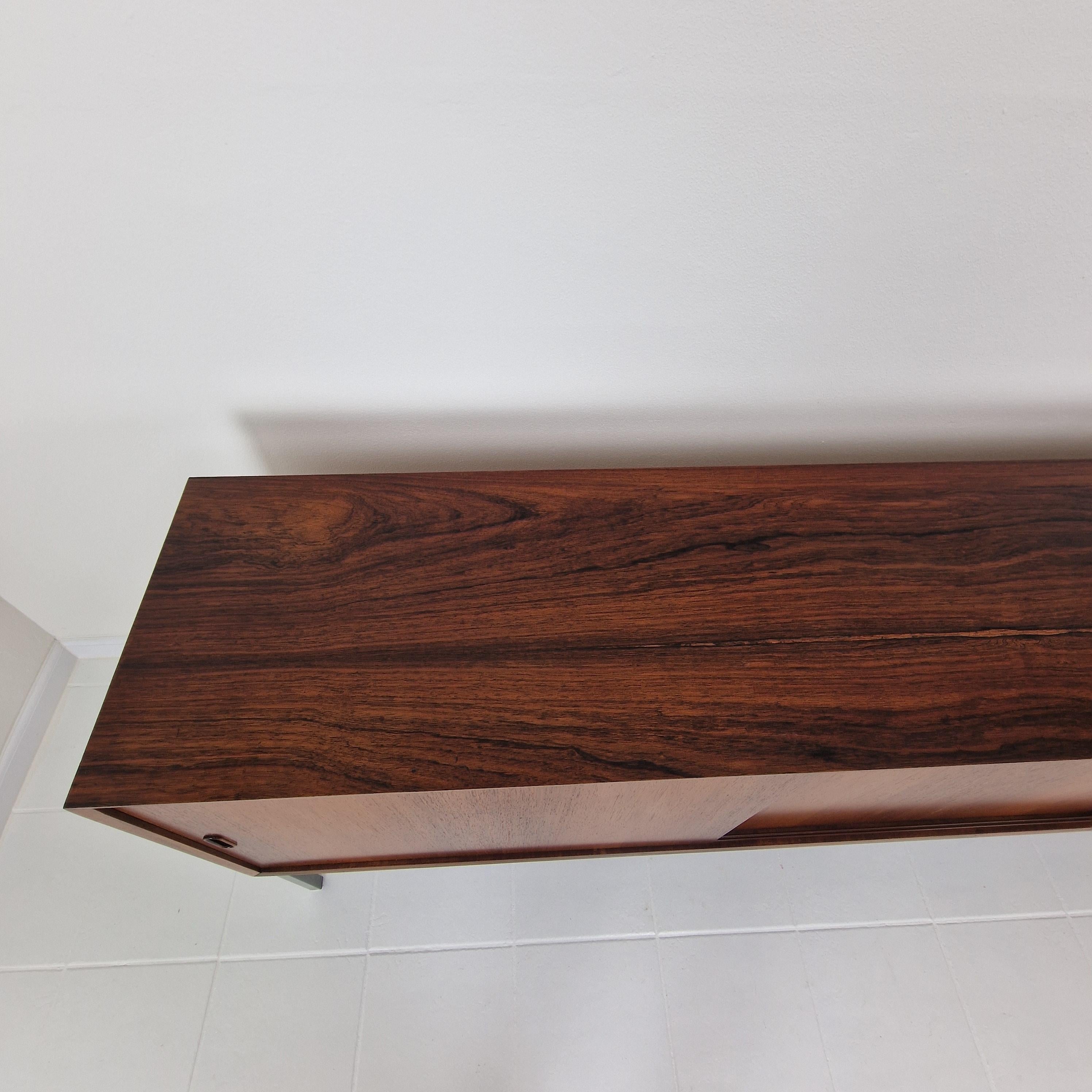 Enfilade en bois de rose du milieu du siècle dernier par Topform The Netherlands, années 1960 en vente 12