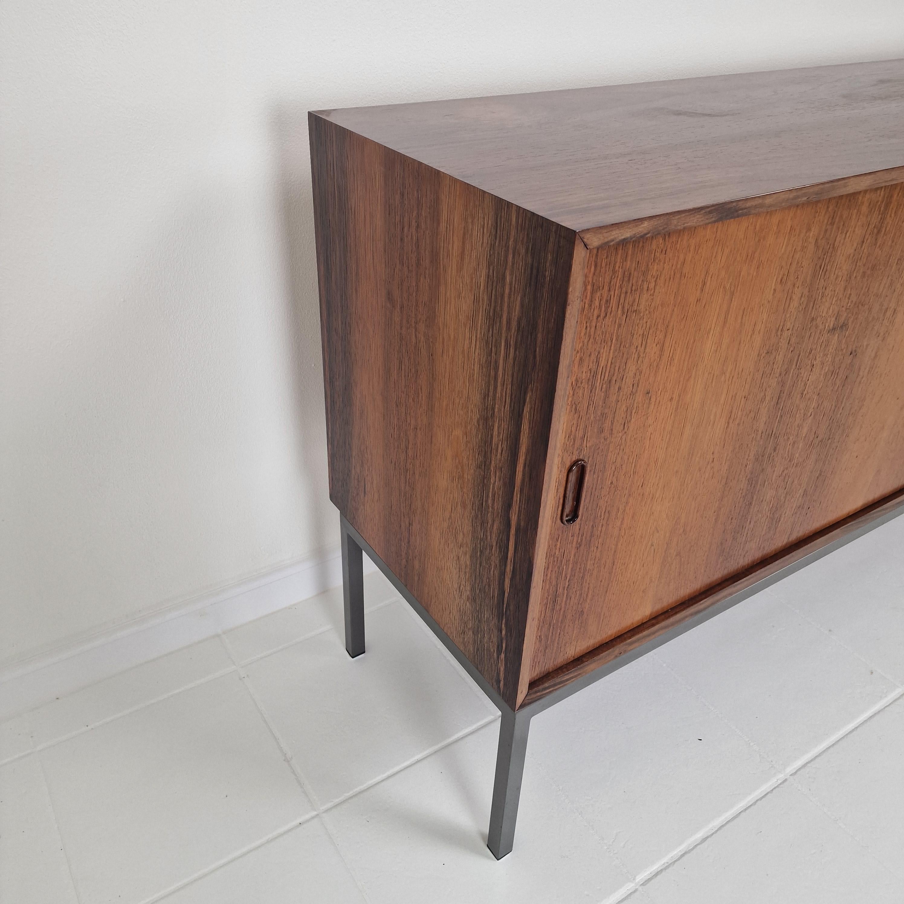 Enfilade en bois de rose du milieu du siècle dernier par Topform The Netherlands, années 1960 en vente 2
