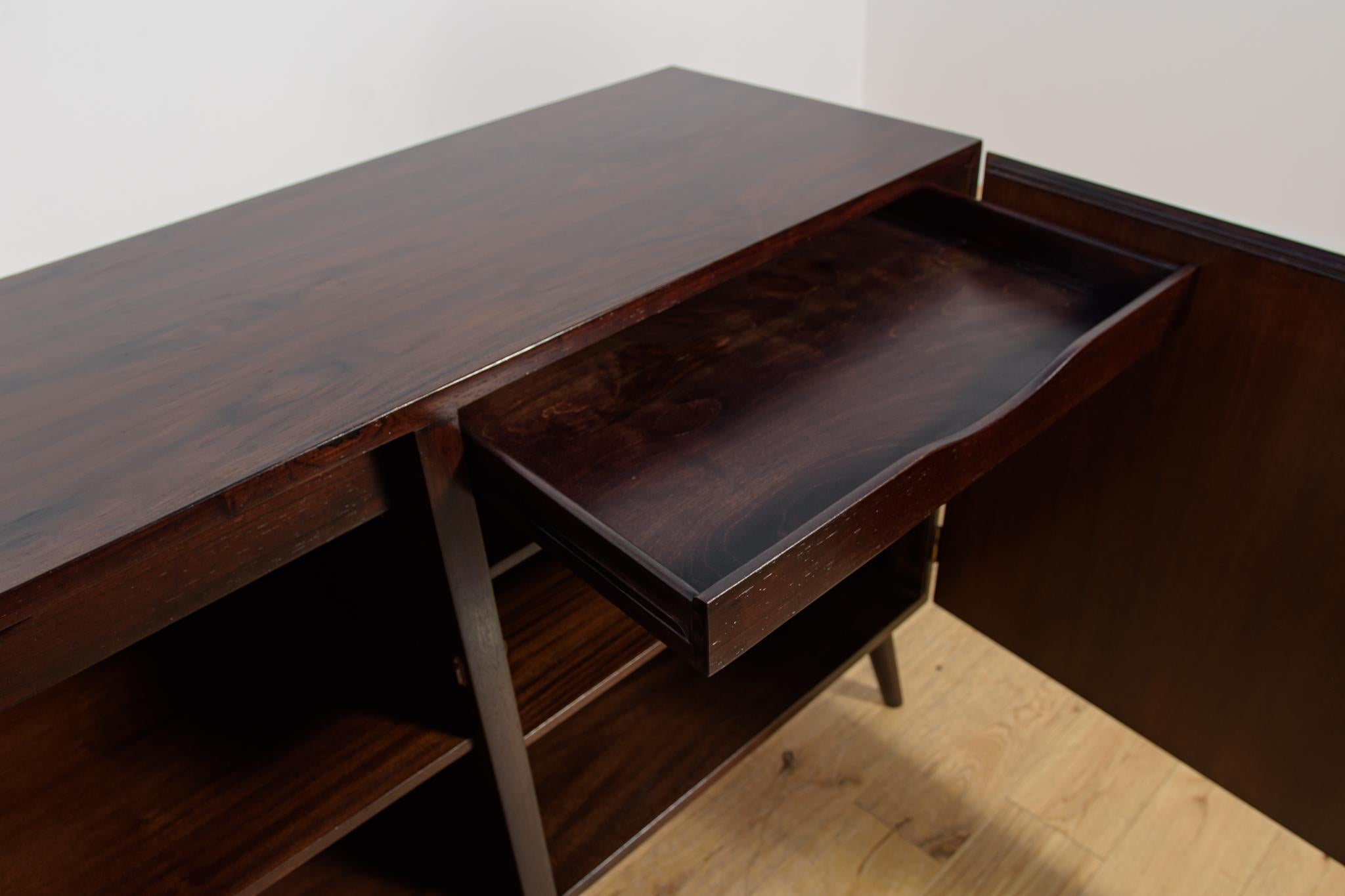 Credenza in palissandro di metà secolo di Omann Jun, Danimarca, anni '60 in vendita 2