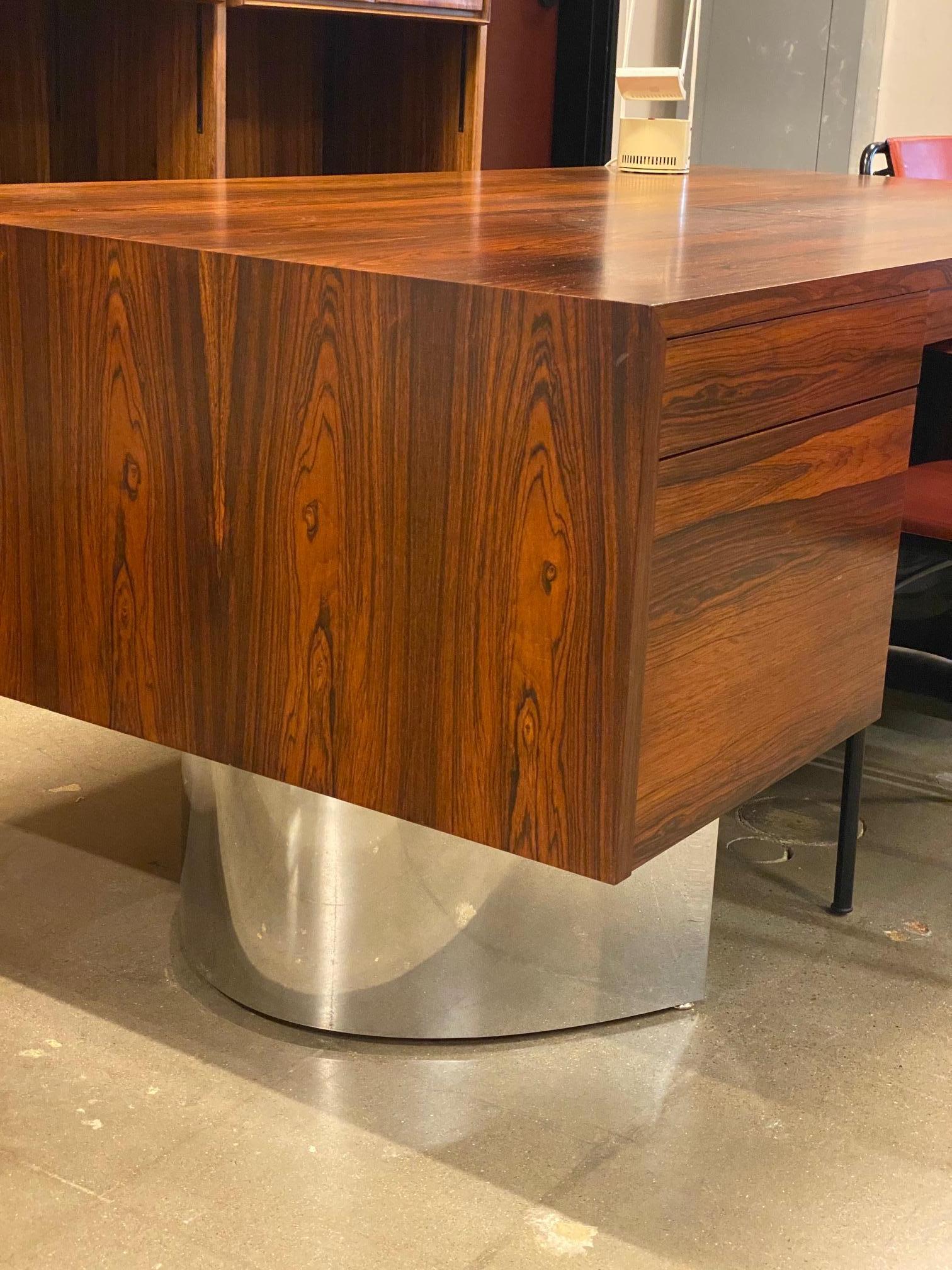 Mid-Century Rosewood & Stainless Executive Desk, USA, 1960's  In Good Condition For Sale In Austin, TX