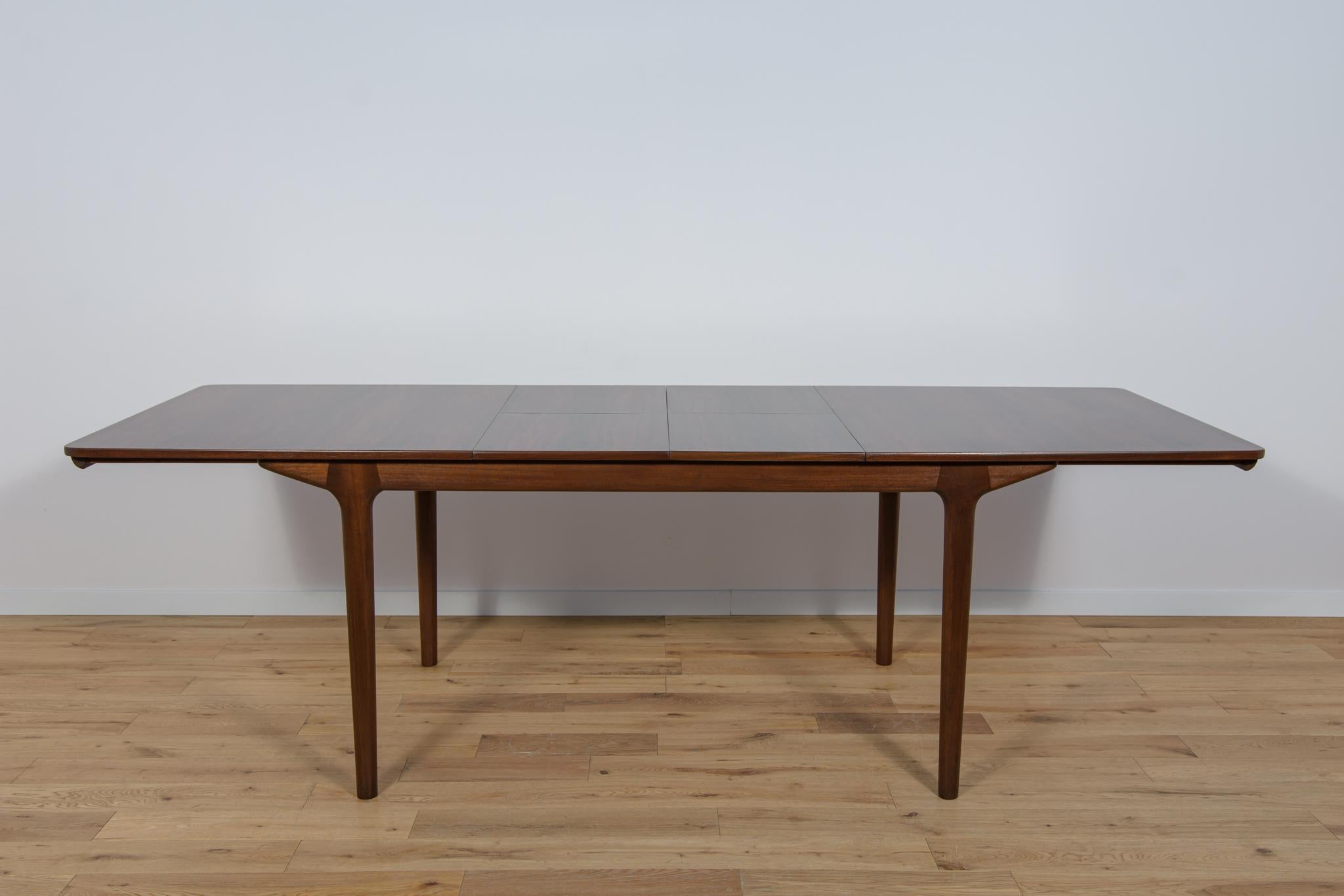 Mid-Century Rosewood & Teak Extendable Dining Table from McIntosh, Great Britain For Sale 3