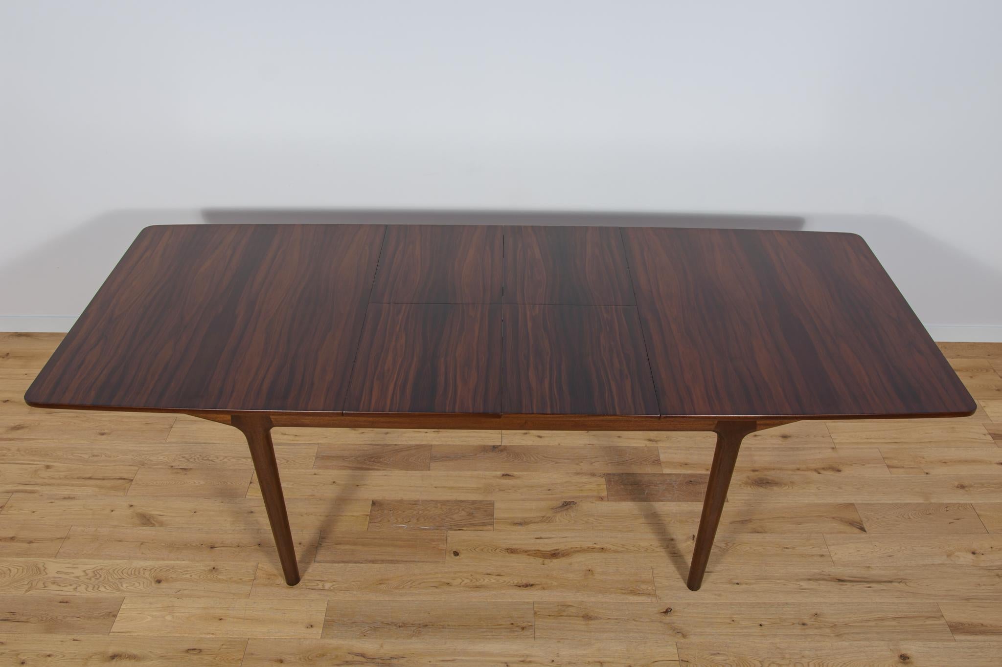 Mid-Century Rosewood & Teak Extendable Dining Table from McIntosh, Great Britain For Sale 4