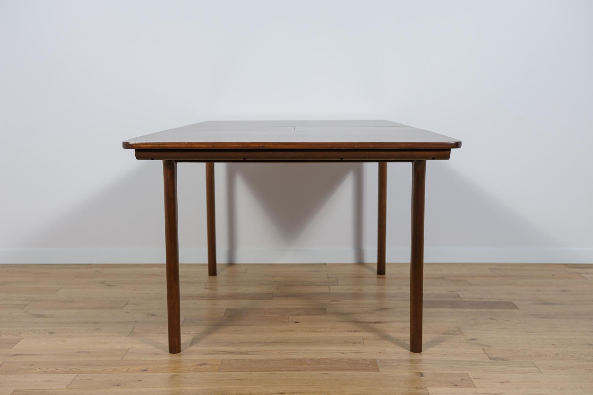 Mid-Century Rosewood & Teak Extendable Dining Table from McIntosh, Great Britain For Sale 8