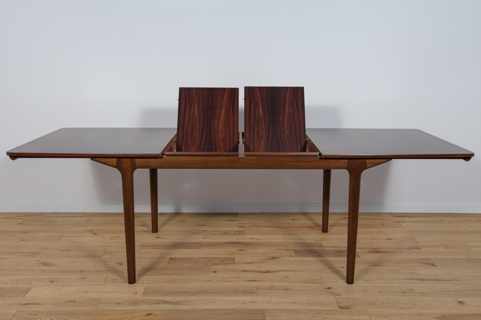 Mid-20th Century Mid-Century Rosewood & Teak Extendable Dining Table from McIntosh, Great Britain For Sale